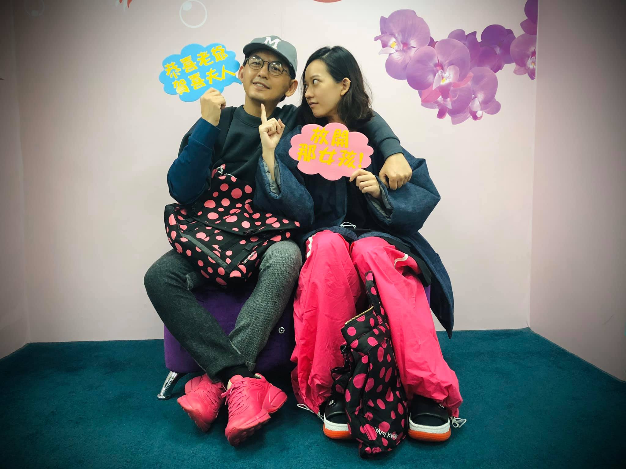 黃子佼與孟耿如臉書上公開登記喜訊,孟耿如溫暖地說,會繼續把愛帶給大家。(翻攝自孟耿如臉書)