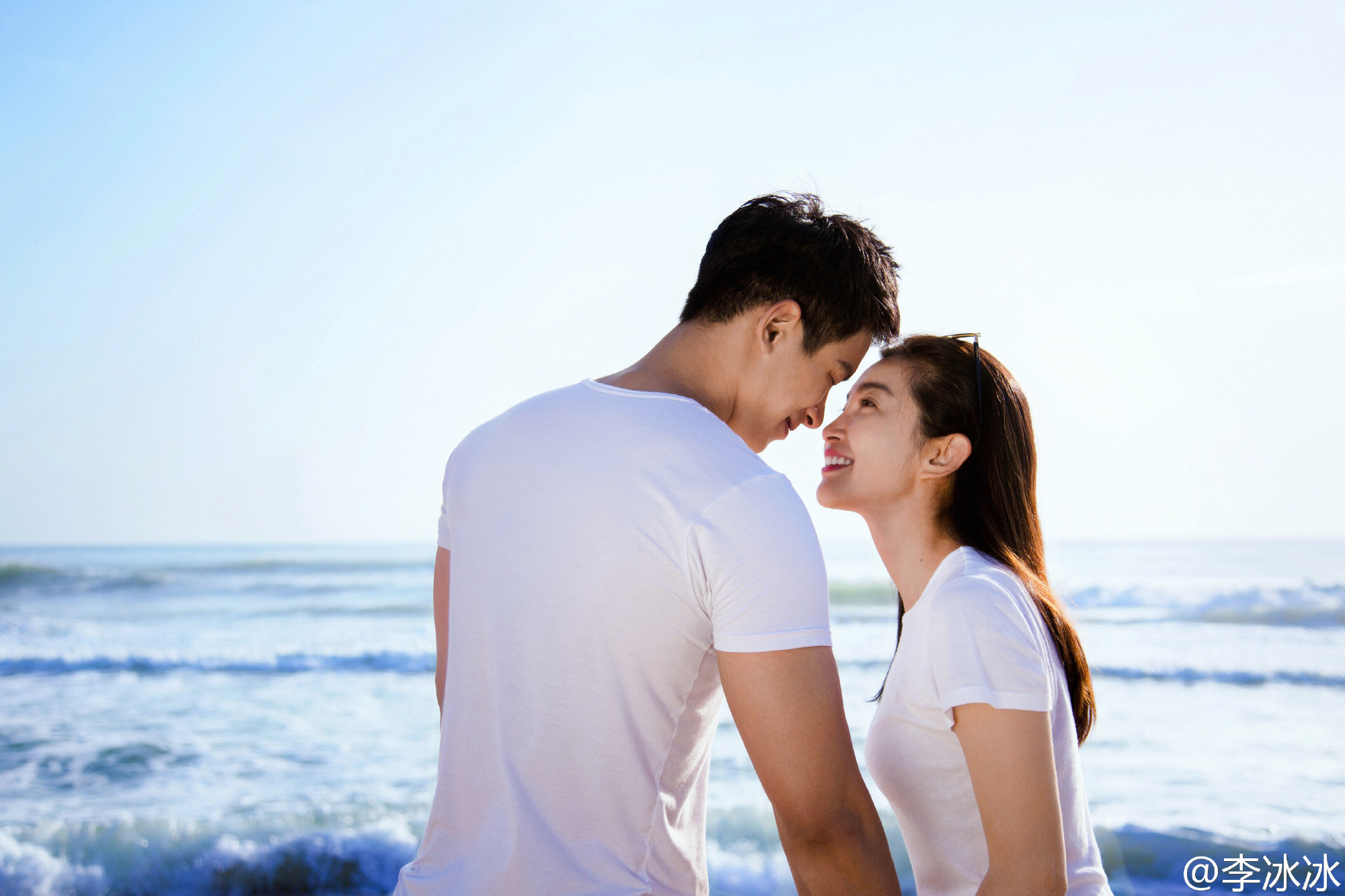 李冰冰（右）傳與小16歲圈外男友謝文楠（左）分手一年多。（翻攝自李冰冰微博）