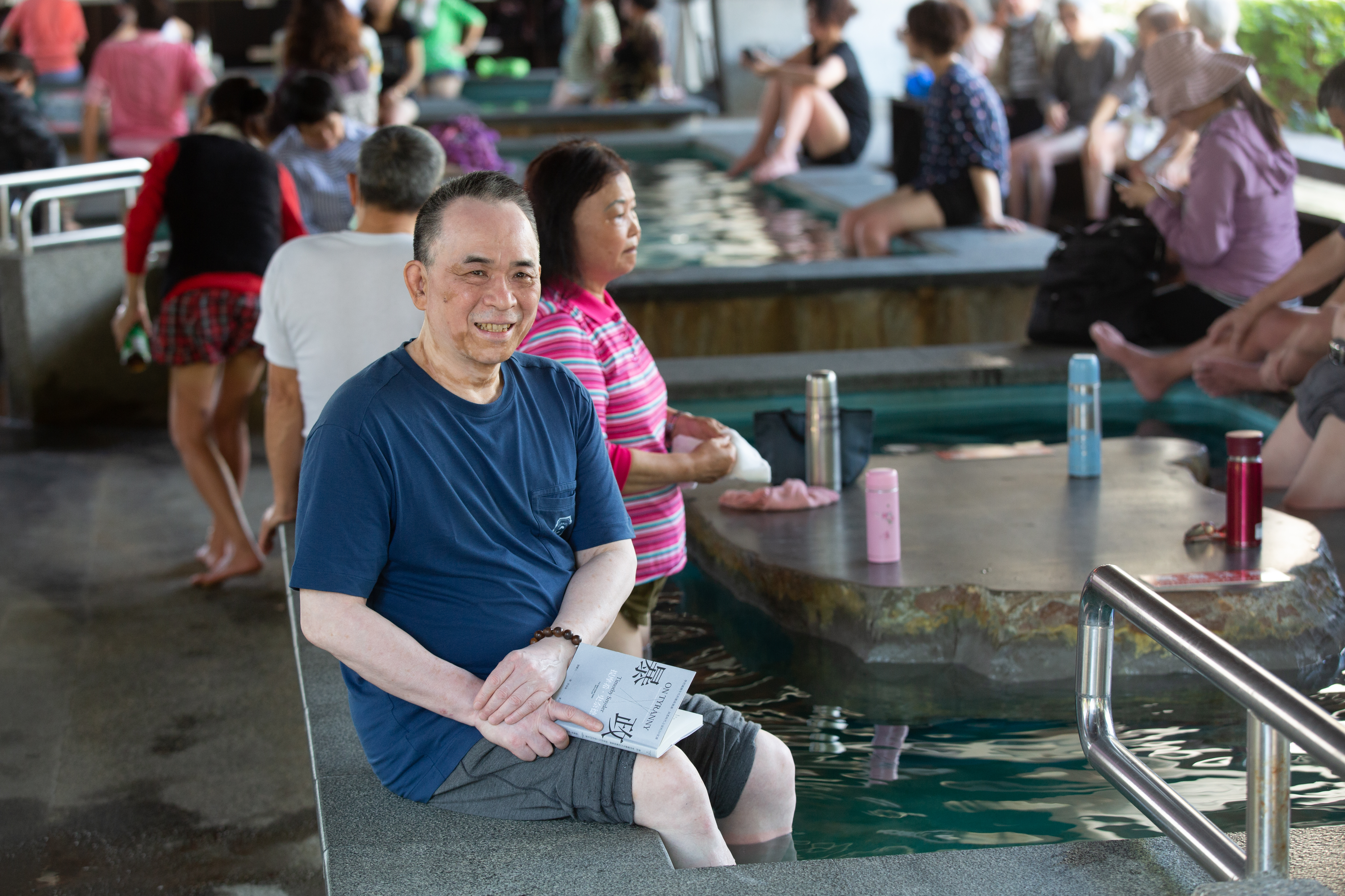 蕭明道只做主升段攻擊波，盤整沒行情時就遠離股市，上山泡溫泉享受人生。