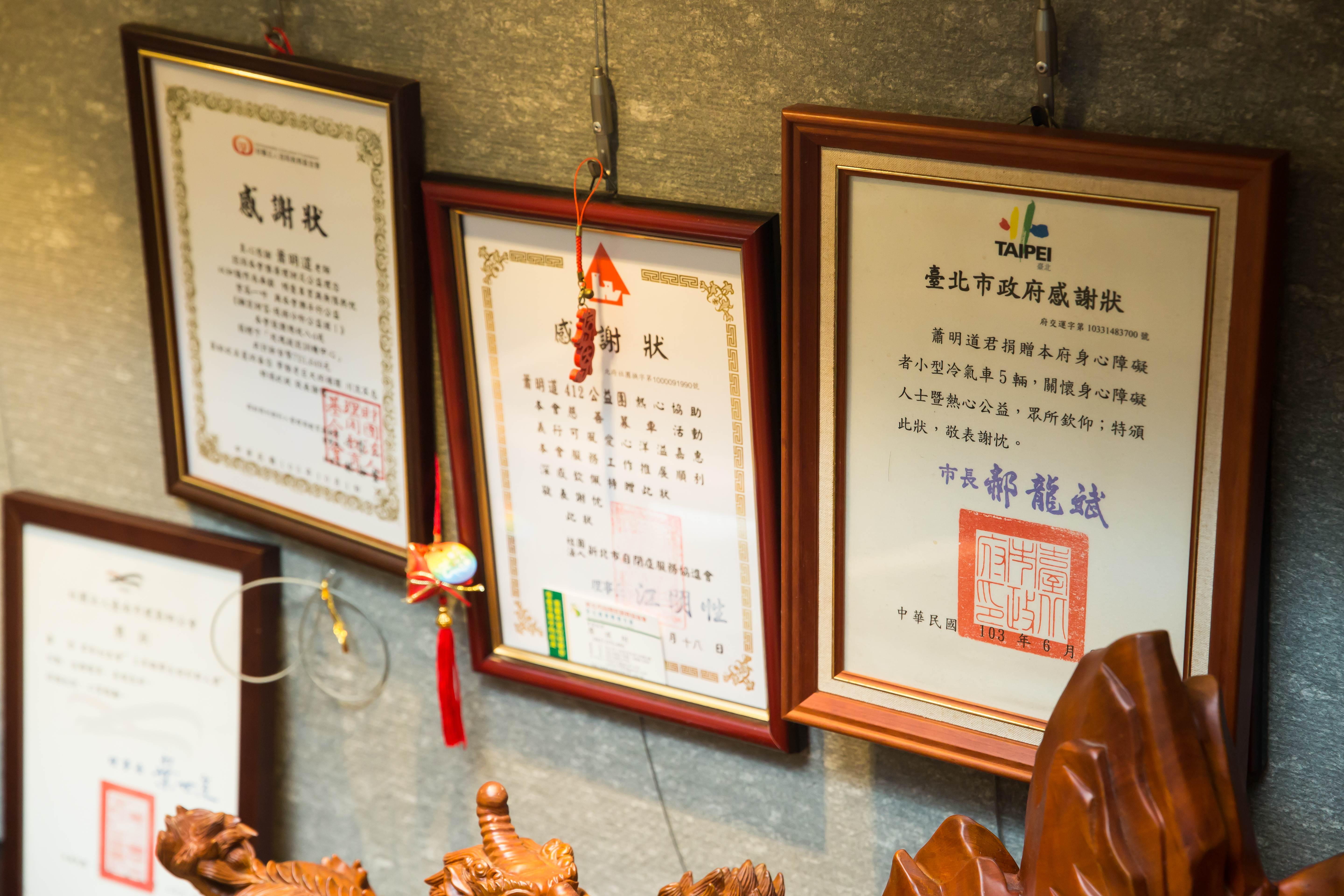 蕭明道對有需要幫助的人，不吝於伸出援手。