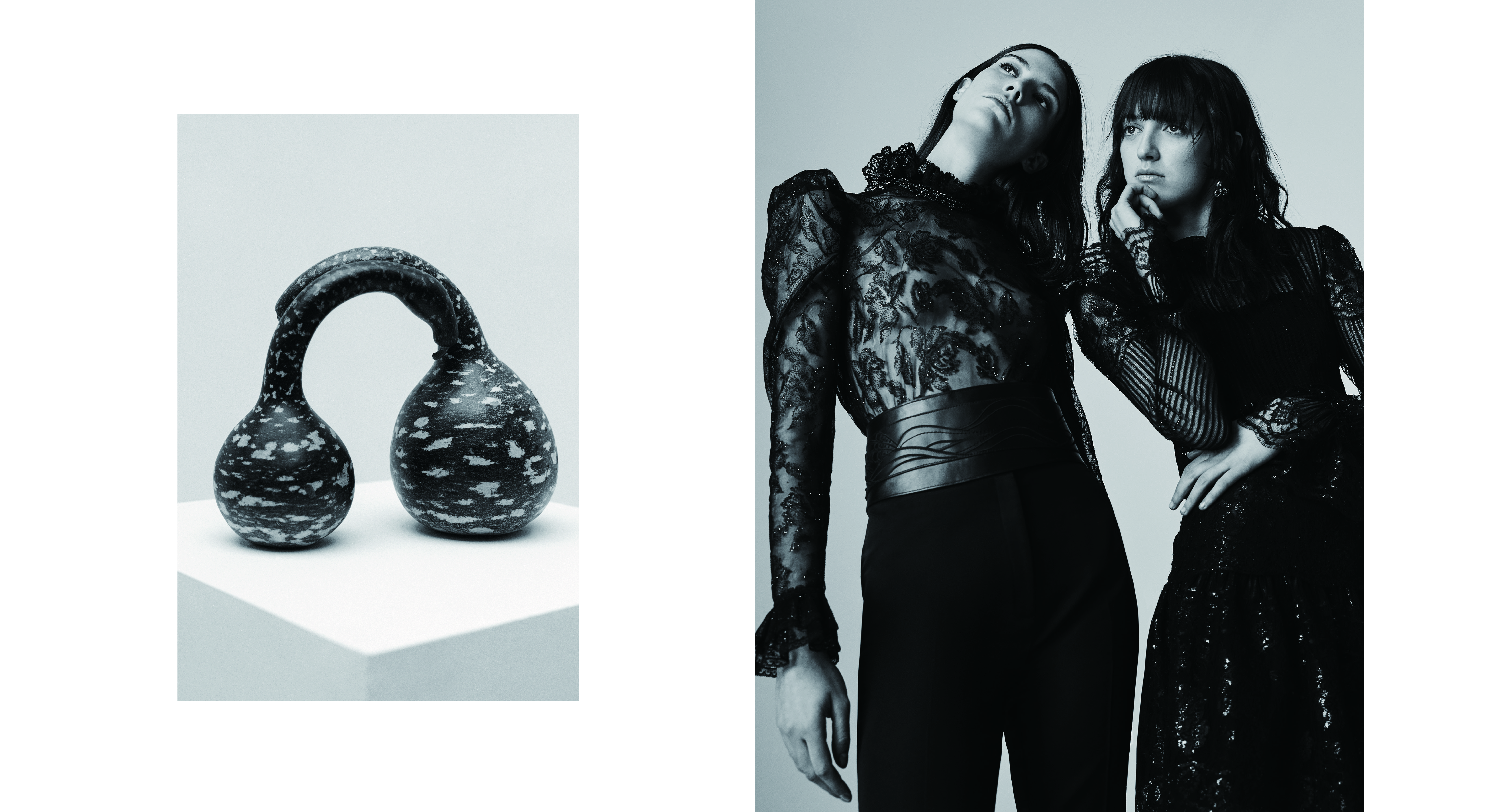 模特兒根據靜物的氛圍與輪廓,演繹夏姿2020秋冬新裝,互相呼應出有趣且充滿藝術氣息的對比。(夏姿提供)