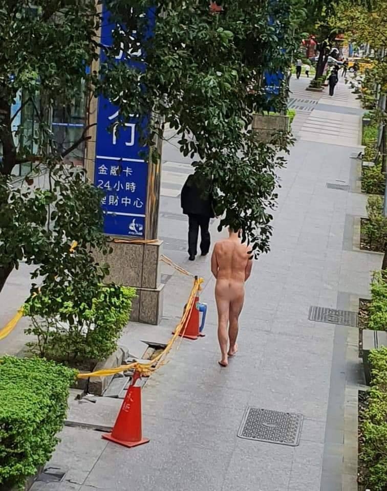 這名加拿大男經過警方訊問，並送至醫院，但他離院後又回到先前裸行地點附近徘迴，行徑怪異。（本刊資料照）