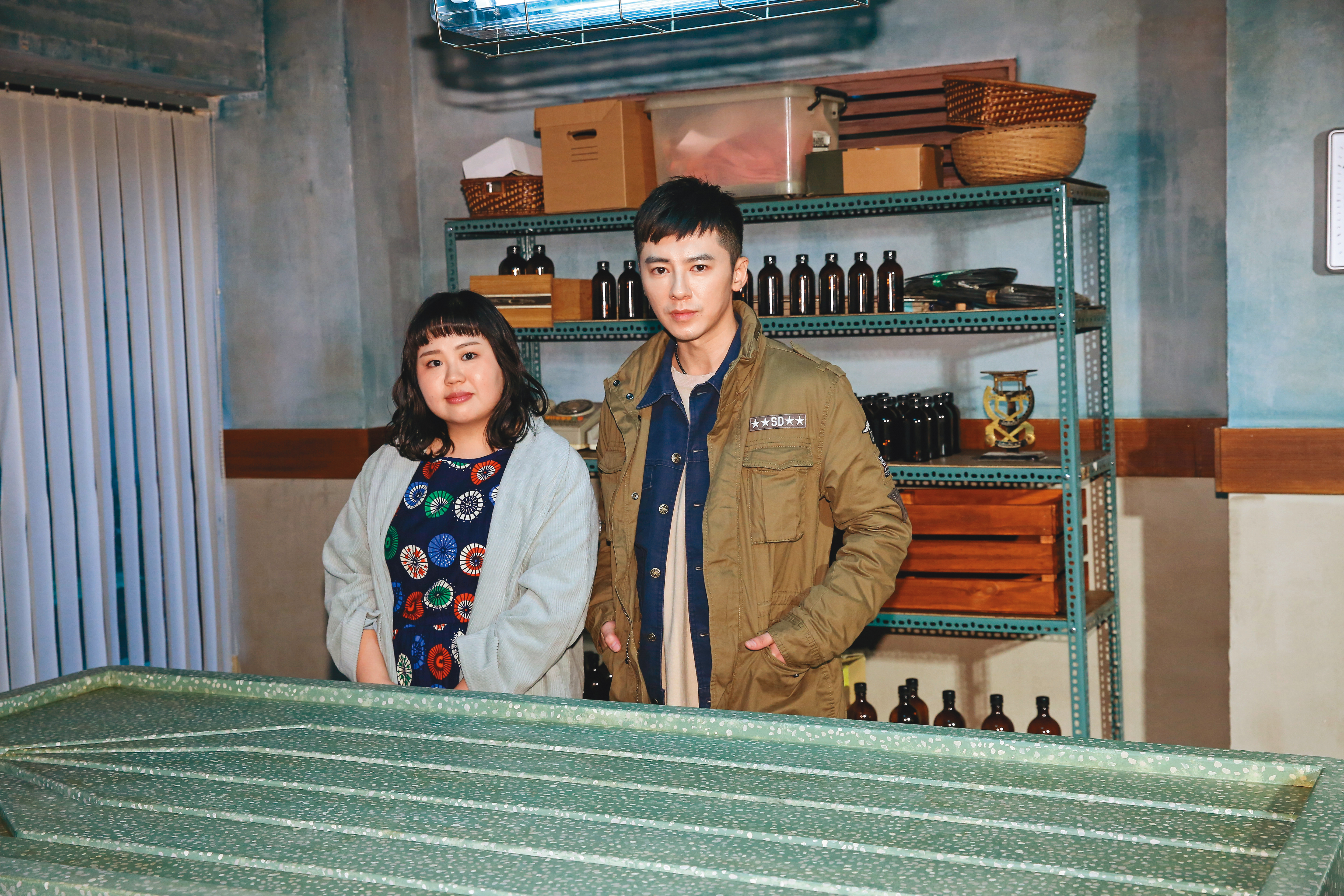 在《靈異街11號》中搭檔李國毅（右），大文（左）自認有更多不同的演出表現。
