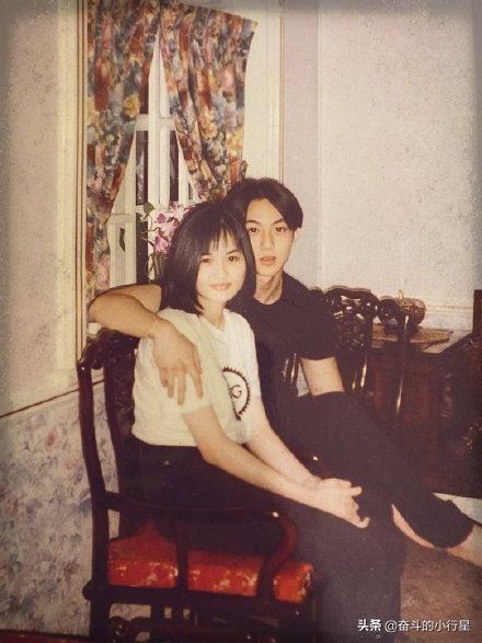 吳太是吳尊的初戀，從16歲便開始交往，經歷18年的愛情長跑。（翻攝吳尊微博）