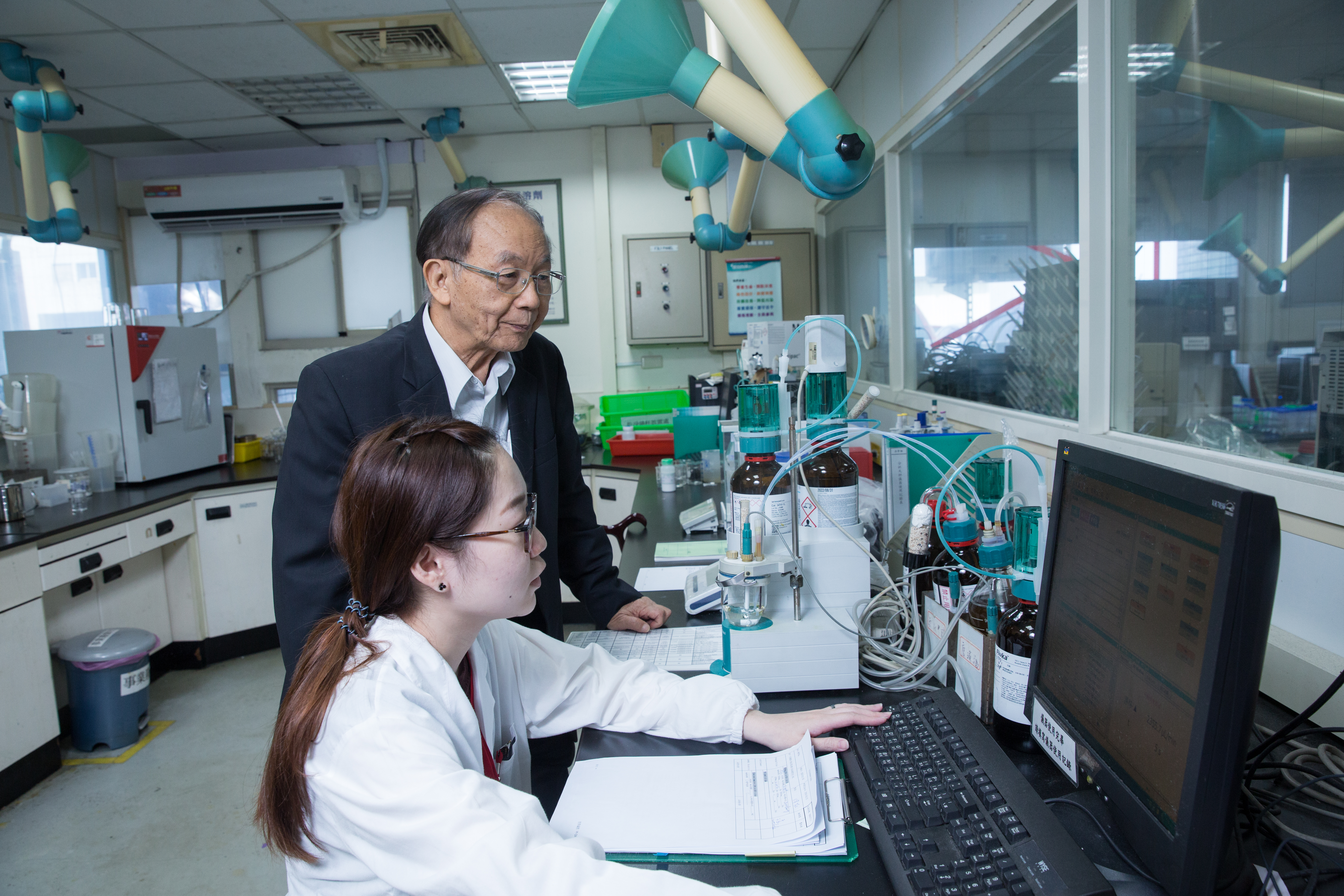聚和國際也是全球第2大生物緩衝劑製造廠，客戶包括輝瑞、博士倫、默克、必治妥等大型製藥廠。