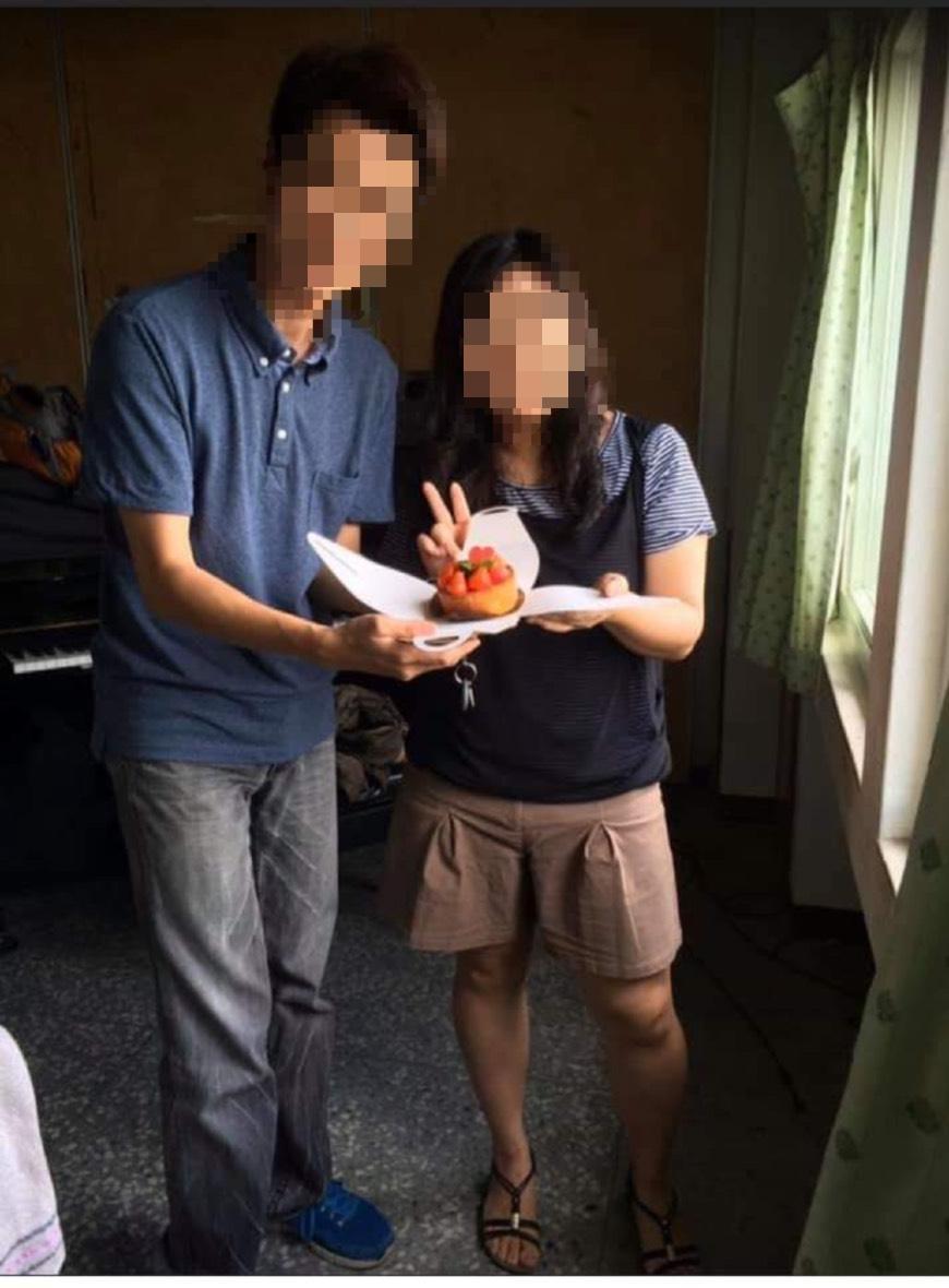 傳出牽手情的兩人,曾在同一所學校任職,時常有曖昧互動。(翻攝畫面)