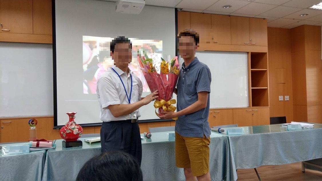 傳出不倫戀的國小主任曾有偷吃女家長紀錄。(翻攝畫面)