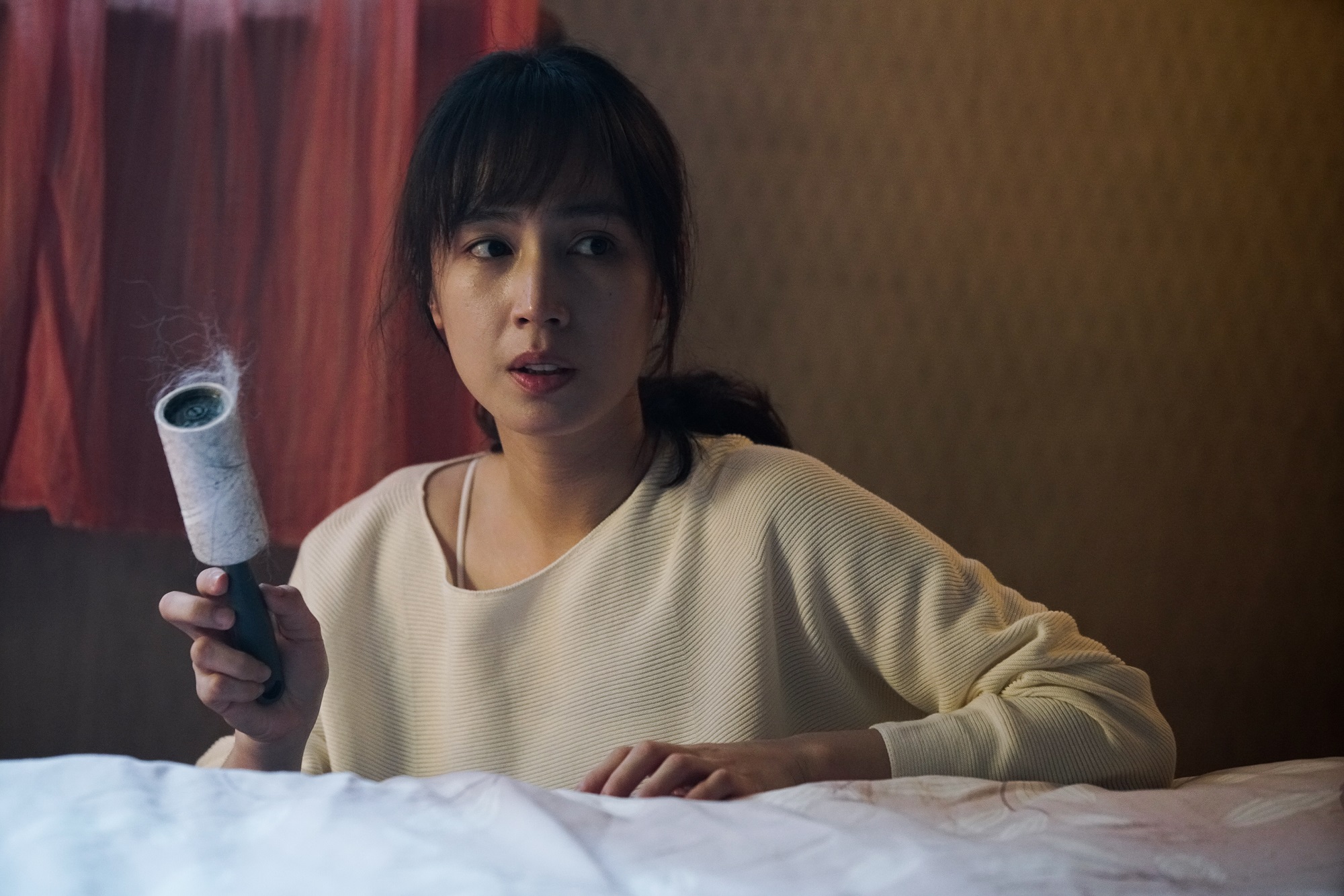 小薰在主演的《租屋》中發現不明毛髮。（七十六号原子提供）