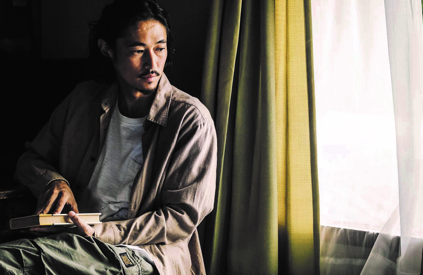 永瀨正敏及窪塚洋介16年前同台演出電視劇《私家偵探濱麥克》，如今再度聚首飾演一對沒有血緣關係的父子。（威視提供）