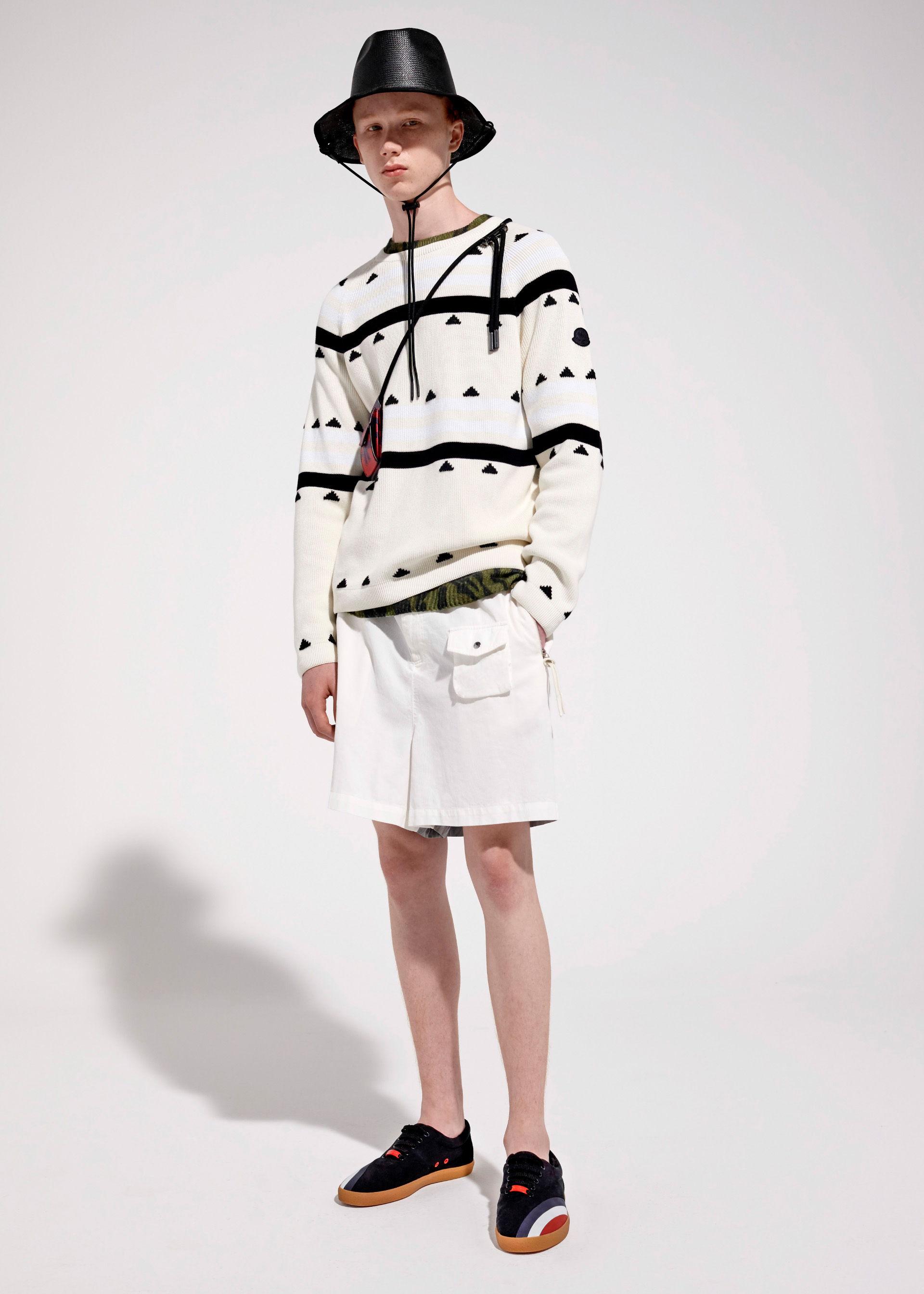 2 Moncler 1952系列白色針織上衣簡單有型。NT$33,900。(盟可睞提供)