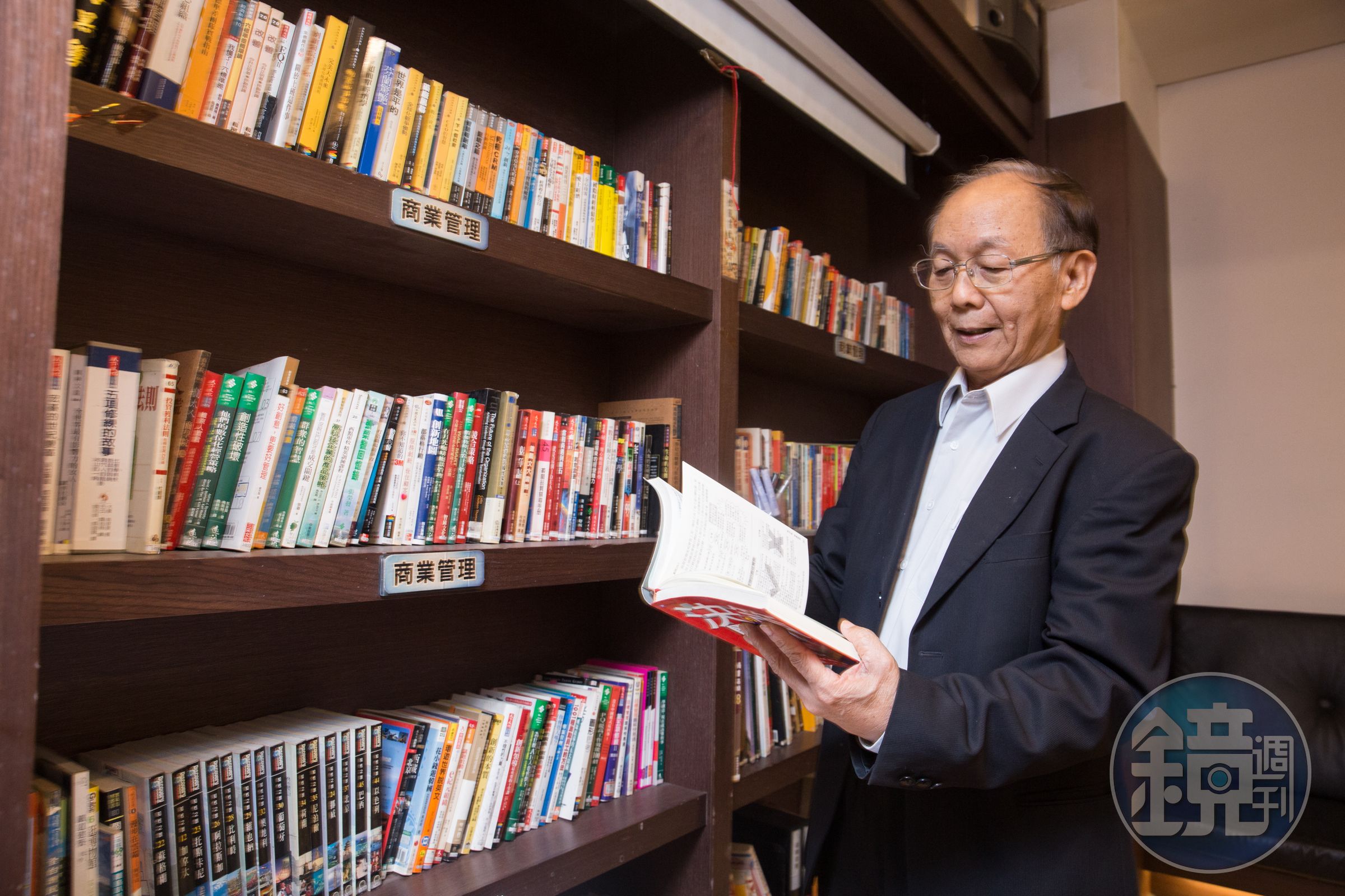 書中自有顏如玉，郭聰田一生保持對新知識的渴望，參加讀書會40年未曾缺席。
