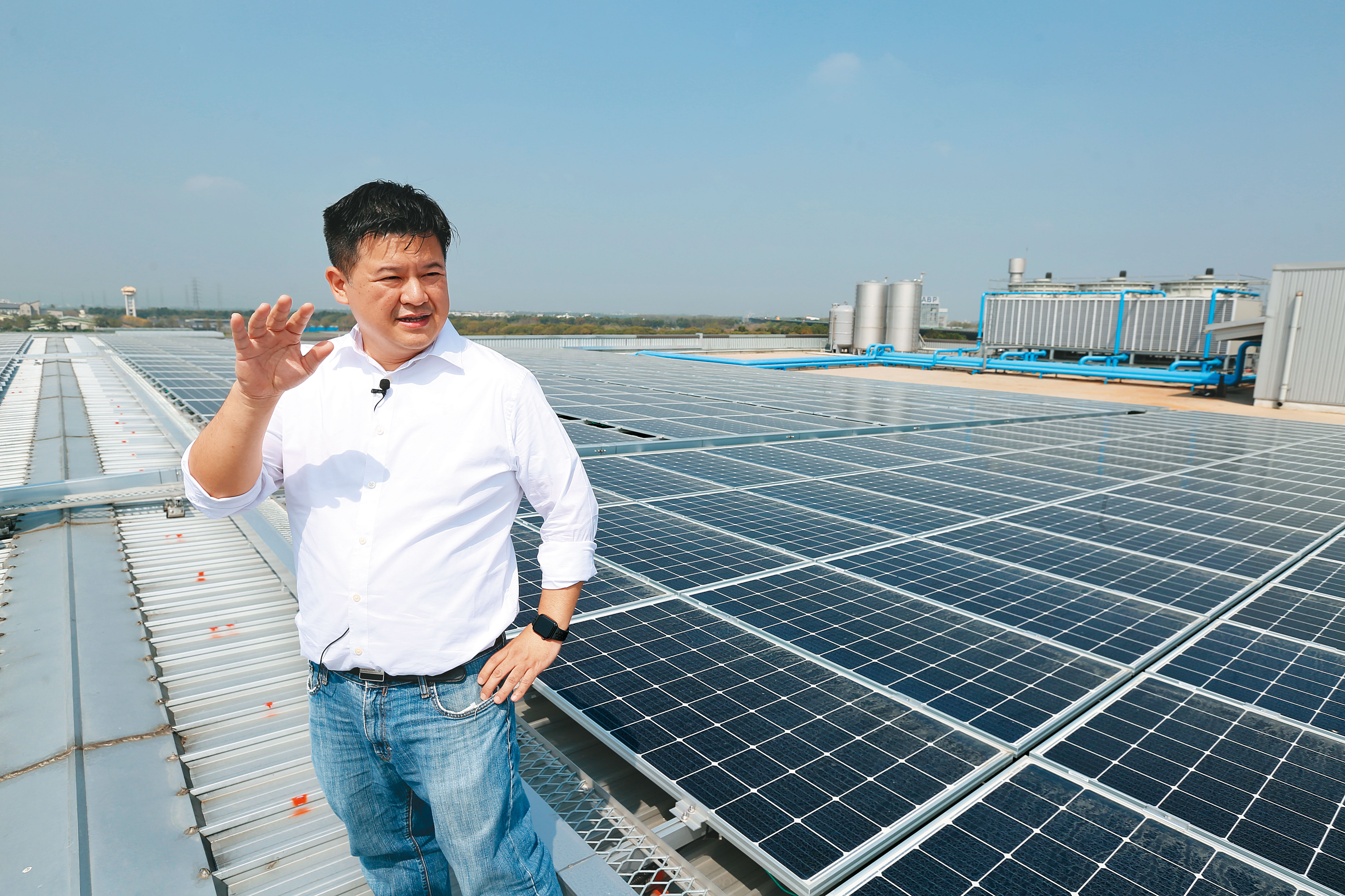 老字號醬油大廠、萬家香第3代吳如森帶領公司跨足太陽能市場，還吸引蘋果來台合作。