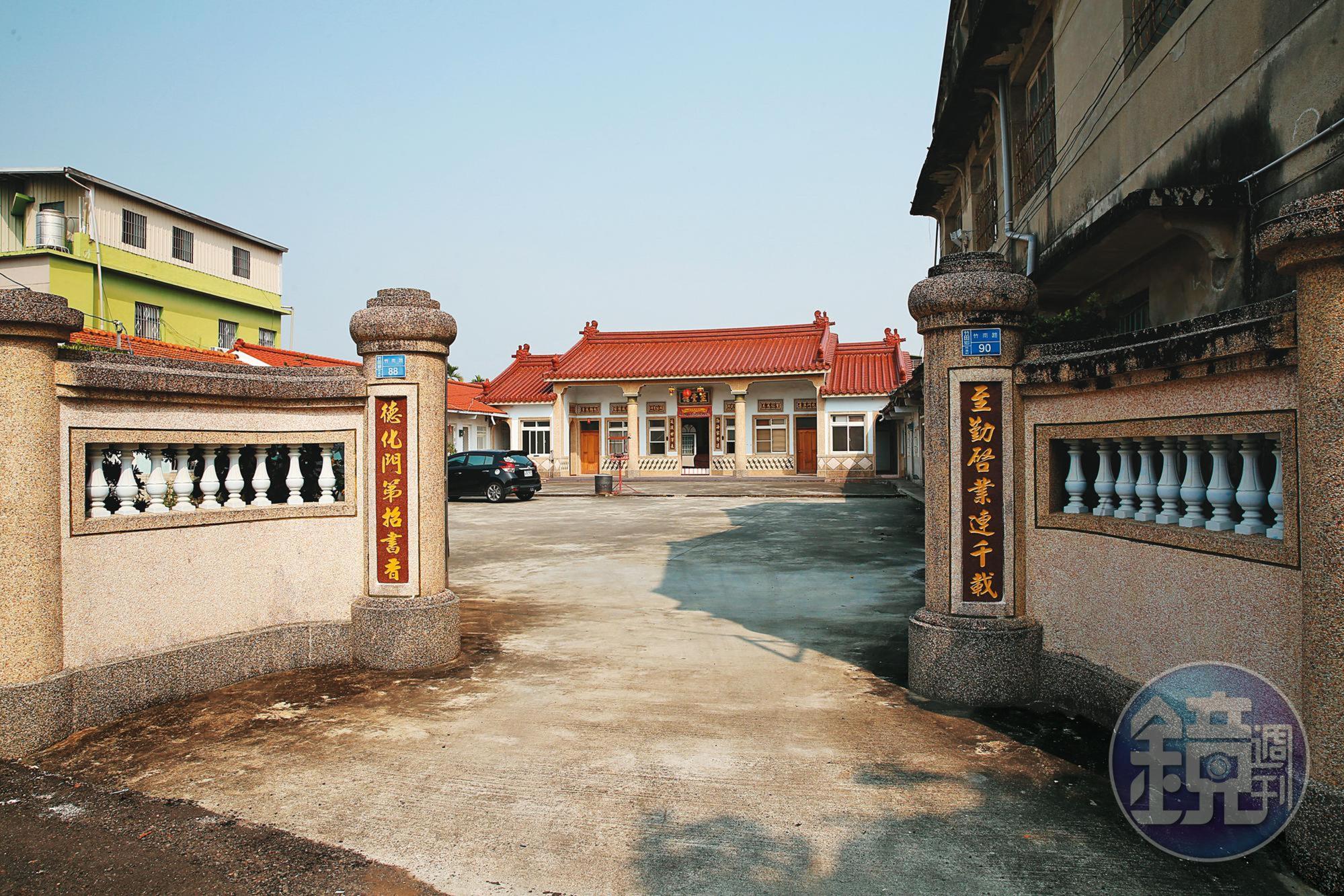 萬家香創辦人吳文華是屏東竹南村的子弟,至今祖厝(圖)仍保留他的房間。