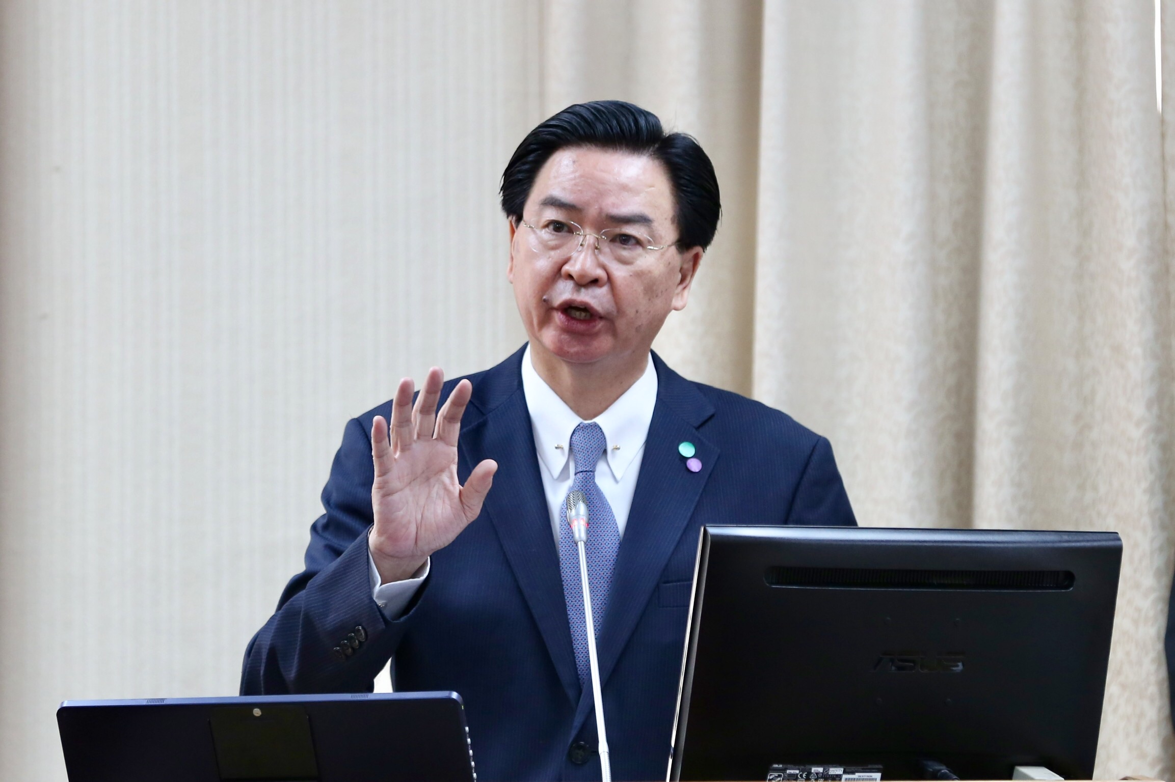 外交部長吳釗燮今在國防外交委員會備詢。
