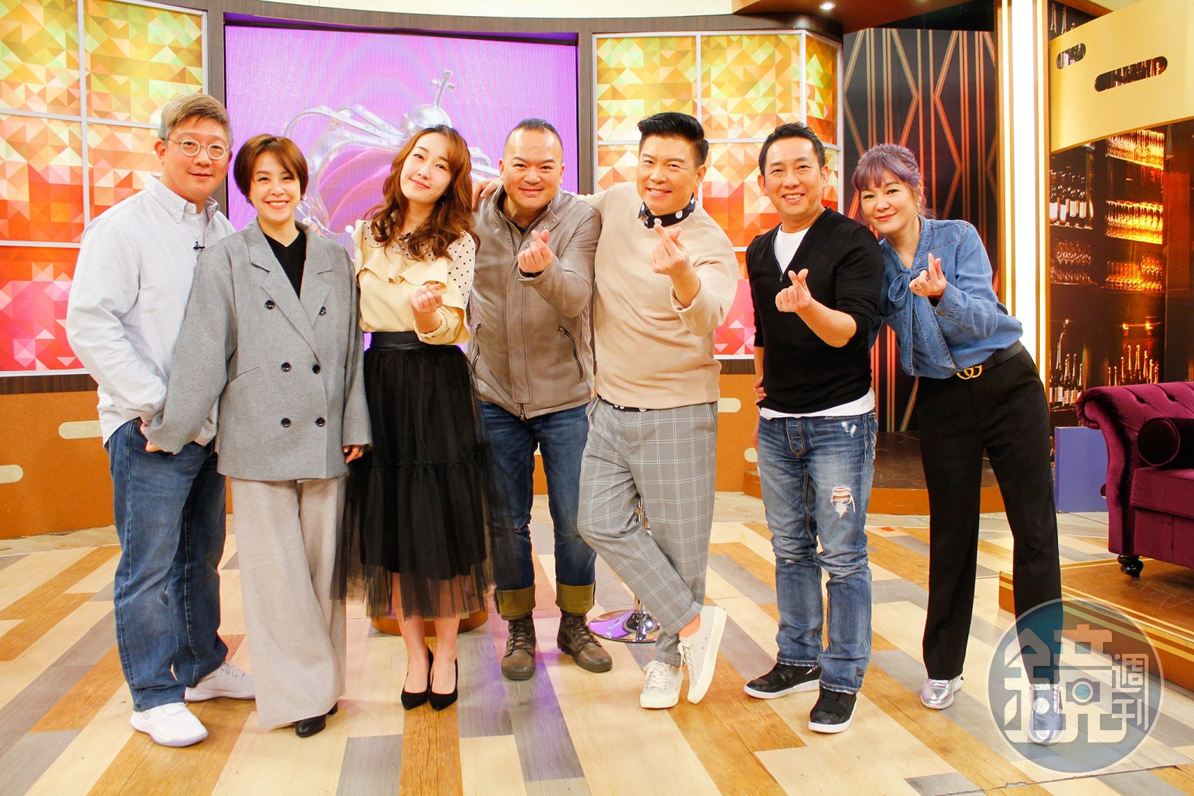 《一袋女王》日前邀請屈中恆、Vicky、黃小柔、王睿及明金成一同上節目，述說5人認識的奇妙緣分與難忘趣事！（衛視提供）