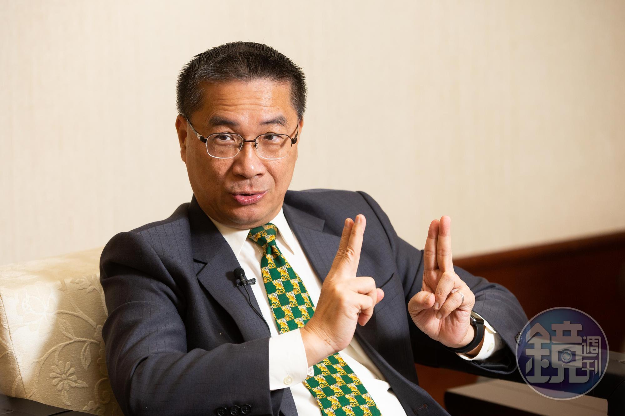 有不少人擔憂清明連假返鄉掃墓祭祖會成防疫破口，內政部長徐國勇談及此事，鼓勵民眾可以線上掃墓、祭祖，或者分流掃墓。（本刊資料照）