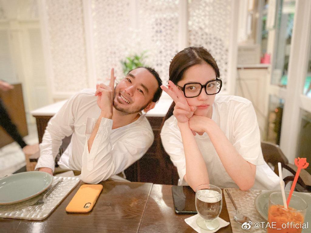 TAE在微博曝光和歐陽娜娜約會的照片。（翻攝自TAE微博）
