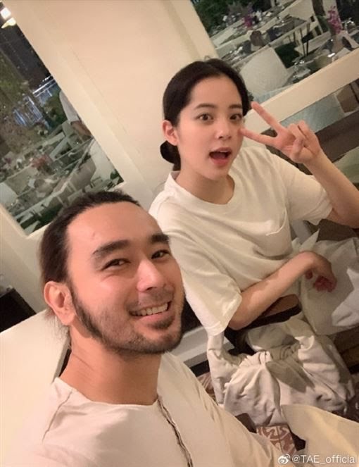 TAE曾來台發展，被歐陽娜娜認作乾爹。（ 翻攝自TAE微博）