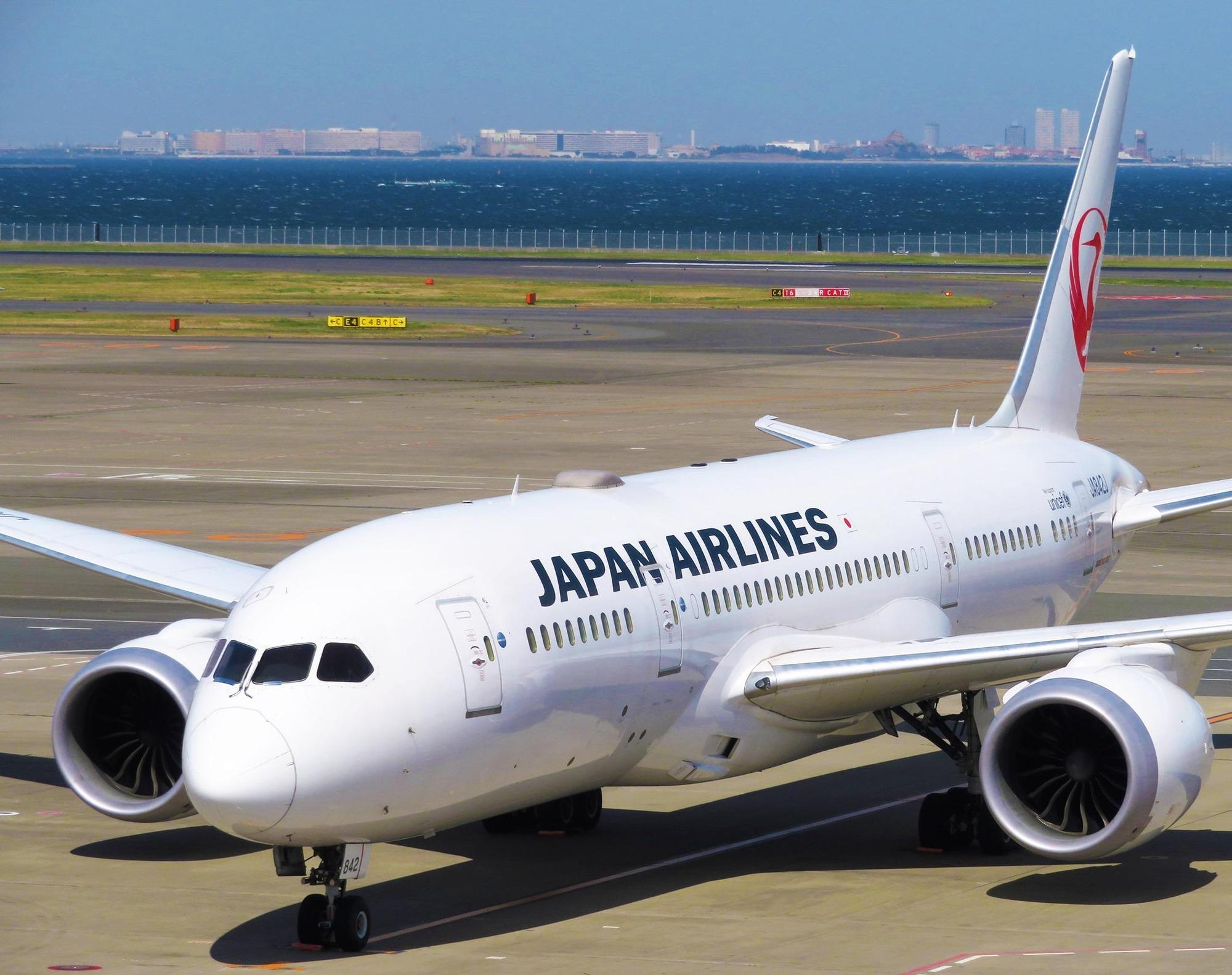 日航今證實，一名空服員染上武漢肺炎。（翻攝自日本航空臉書）