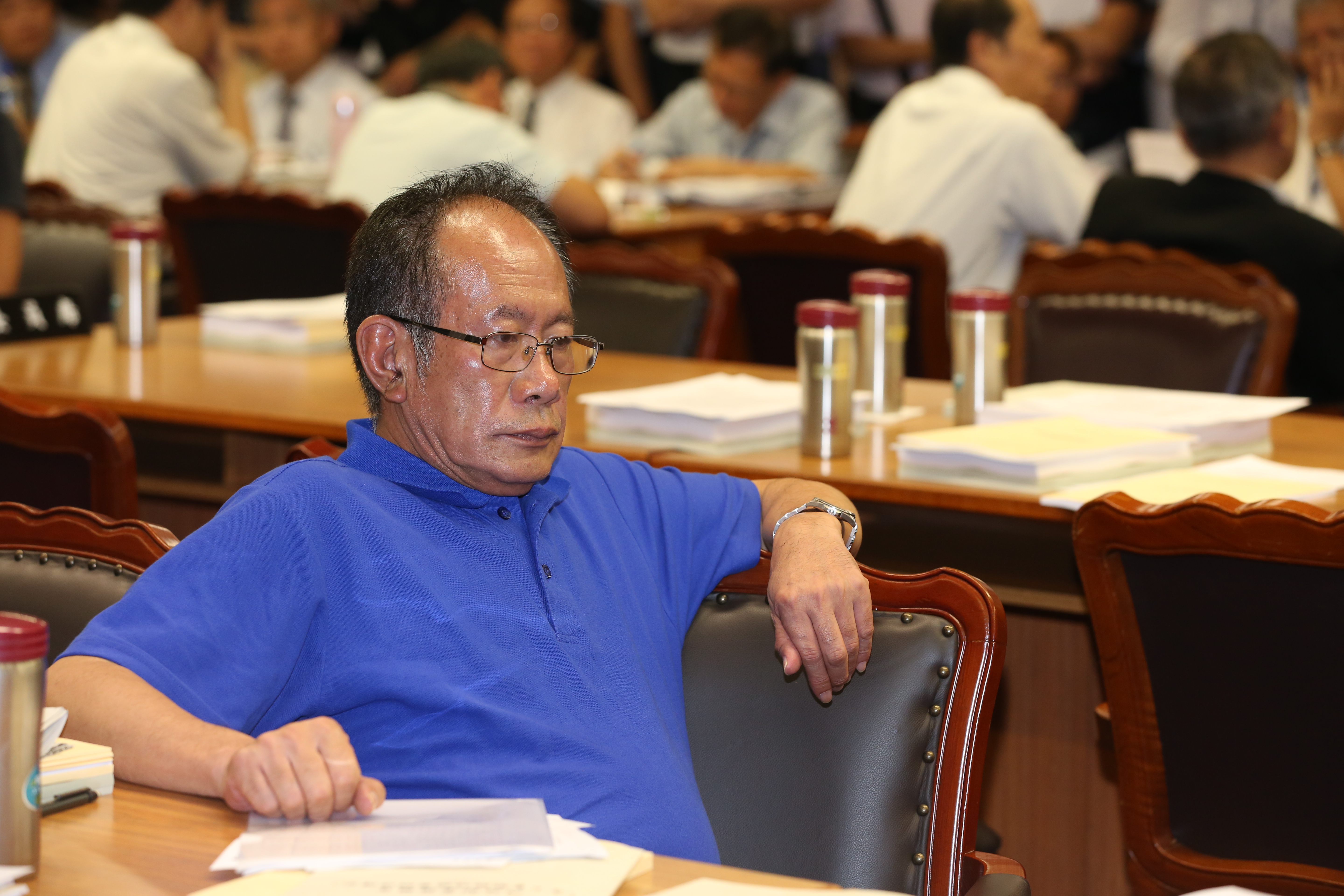 不滿日前質詢被網友批評質疑，陳超明（圖）今日質詢時反問經濟部長沈榮津，「我是不是廢物的質詢？」讓沈榮津相當尷尬。（本刊資料照）