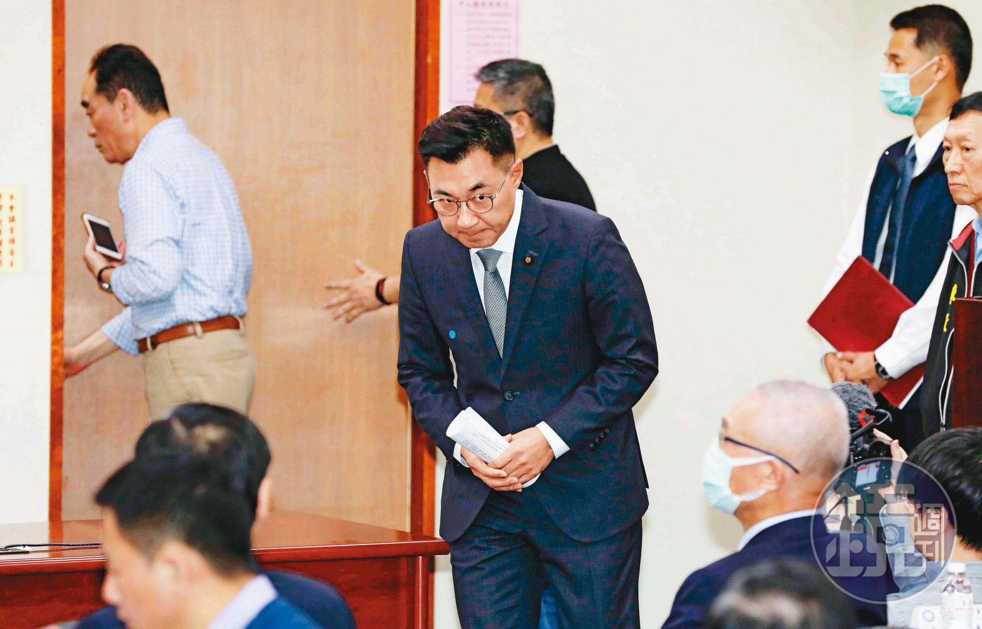 在競選期間喊出「世代交替」的江啟臣，選後須凝聚黨內各山頭，才能順利推動改革。圖為江啟臣九日就職黨主席。