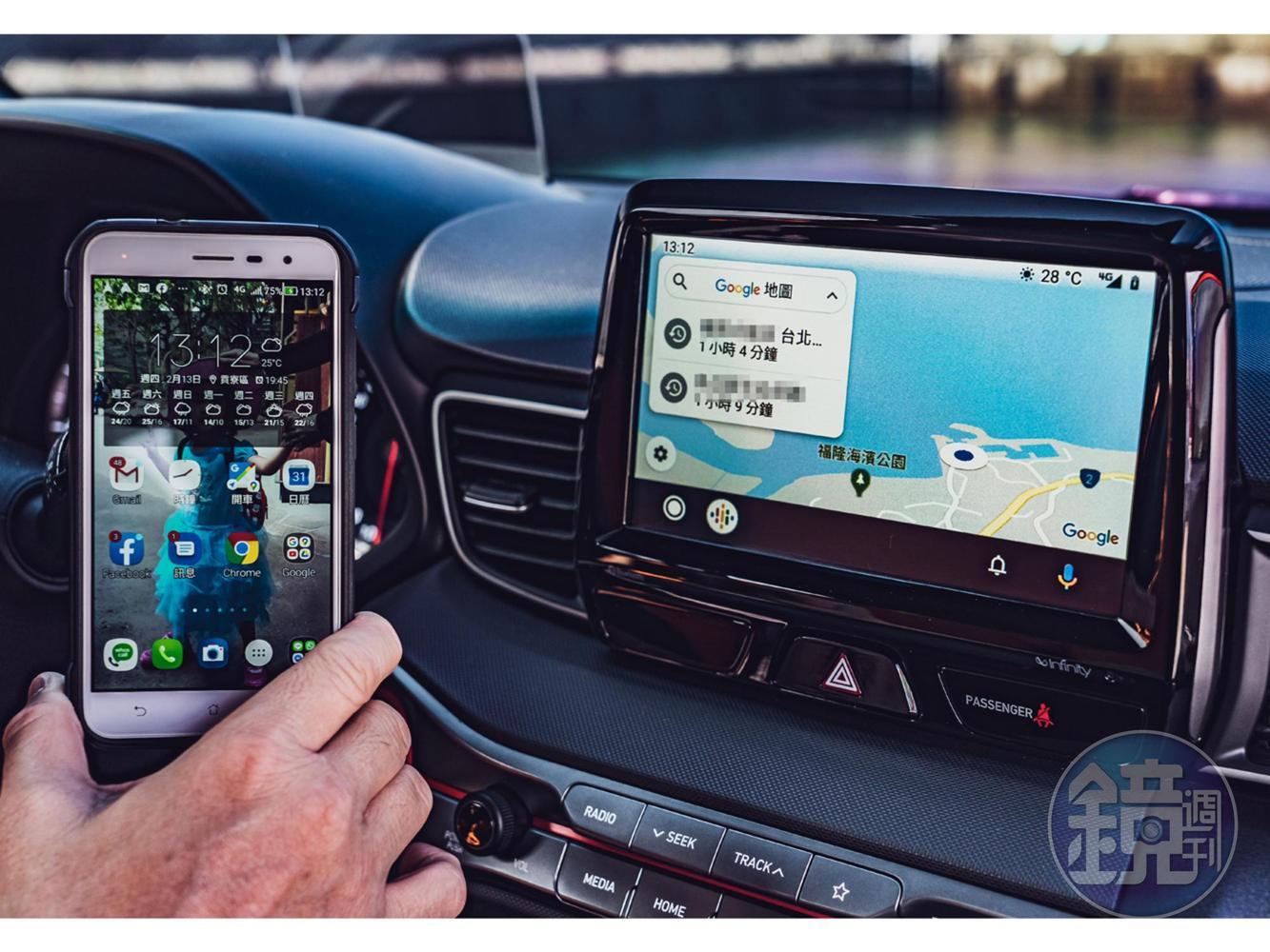 新世代8吋觸控式懸浮螢幕，可提供Apple Carplay以及Android Auto功能連結。