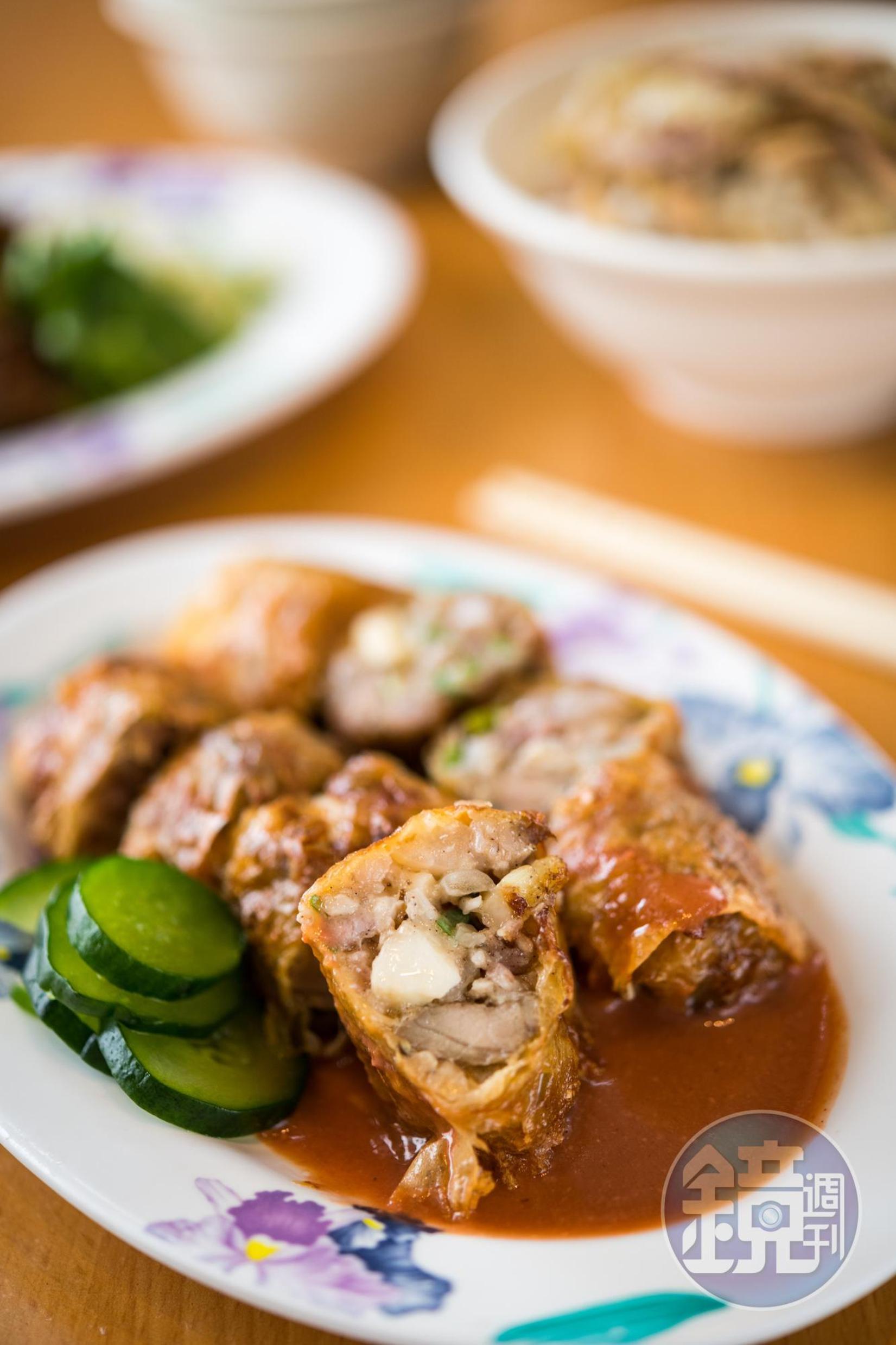 「特製雞捲」沒加魚漿，肉感酥香紮實。（70元／份）