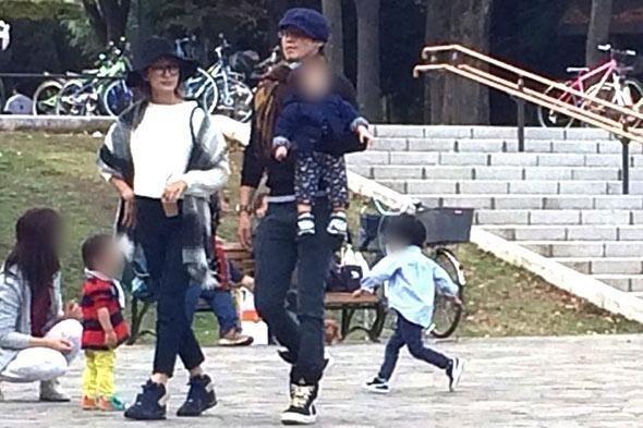 小栗旬、山田優去年帶著兩個小孩舉家搬到洛杉磯。（翻攝自日本雅虎）