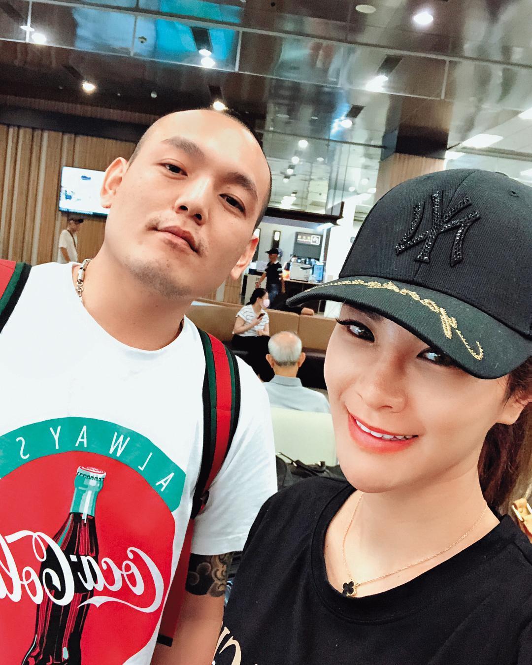 林以婕在娛樂圈的關係似乎頗好,曾與玖壹壹成員春風(左)合照。(翻攝自林以婕IG)