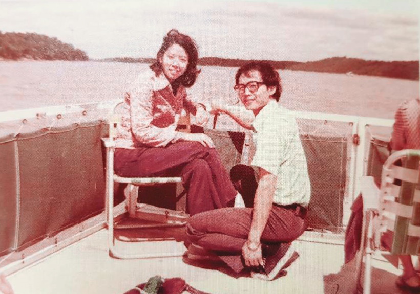 另一半楊文霓（左）是陶藝家，郭聰田受其影響，也鼓勵員工多接觸藝術。（聚和國際提供）