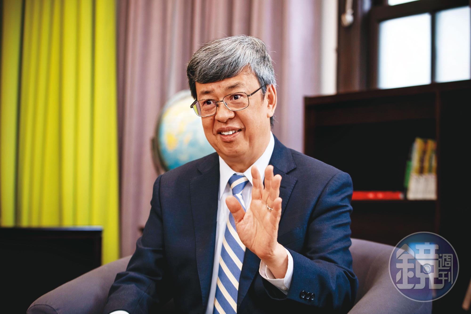 陳建仁指出，中國疫情爆發前期一再否認有人傳人的可能，是導致疫情蔓延的關鍵。