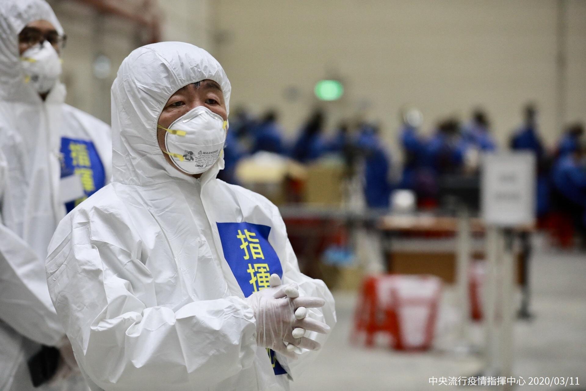 陳時中連續26小時未闔眼，印證「鋼鐵部長」的稱號。（中央流疫情指揮中心提供）