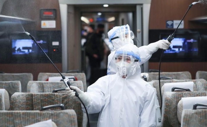 中國學者最新研究發現，新型冠狀病毒的排毒期平均為12天、最長達37天，重症患者即使過世仍能檢測到病毒。（翻攝自中新網）