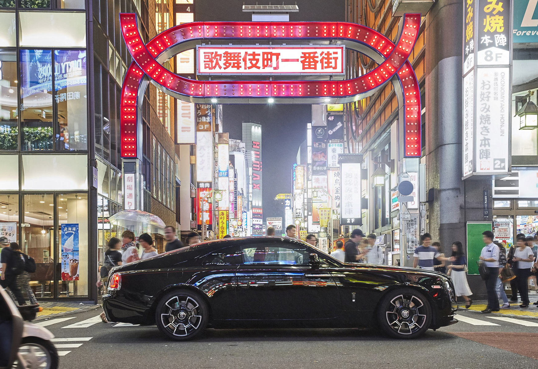 【車壇花絮】月黑雁飛高，勞斯萊斯趴趴走！勞斯萊斯Black Badge系列攝影展亮相2020春季·Collect+藝術週