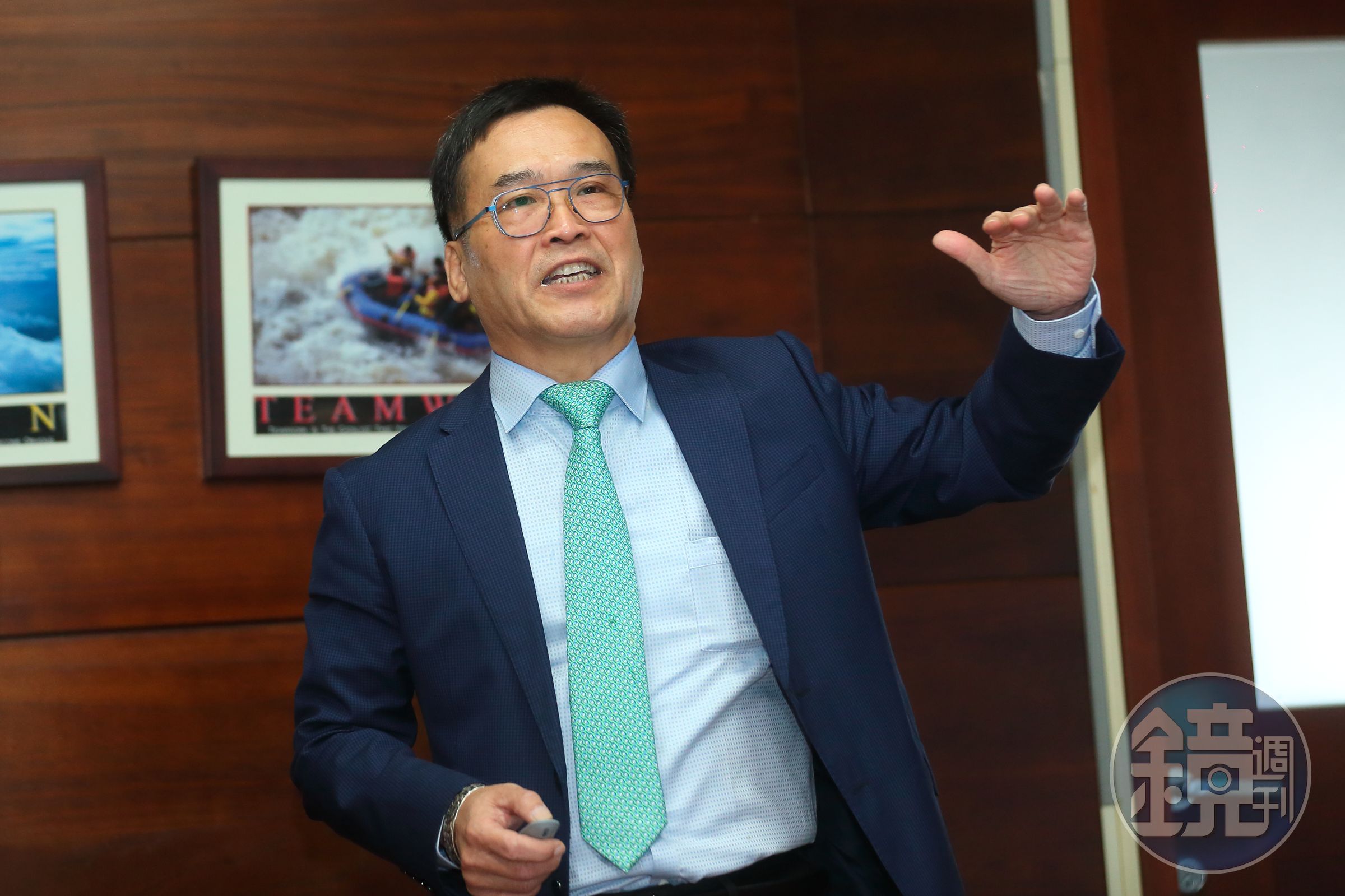 賴柄源人緣好，創業路常獲貴人提拔，因此代理大廠賺進第一桶金。