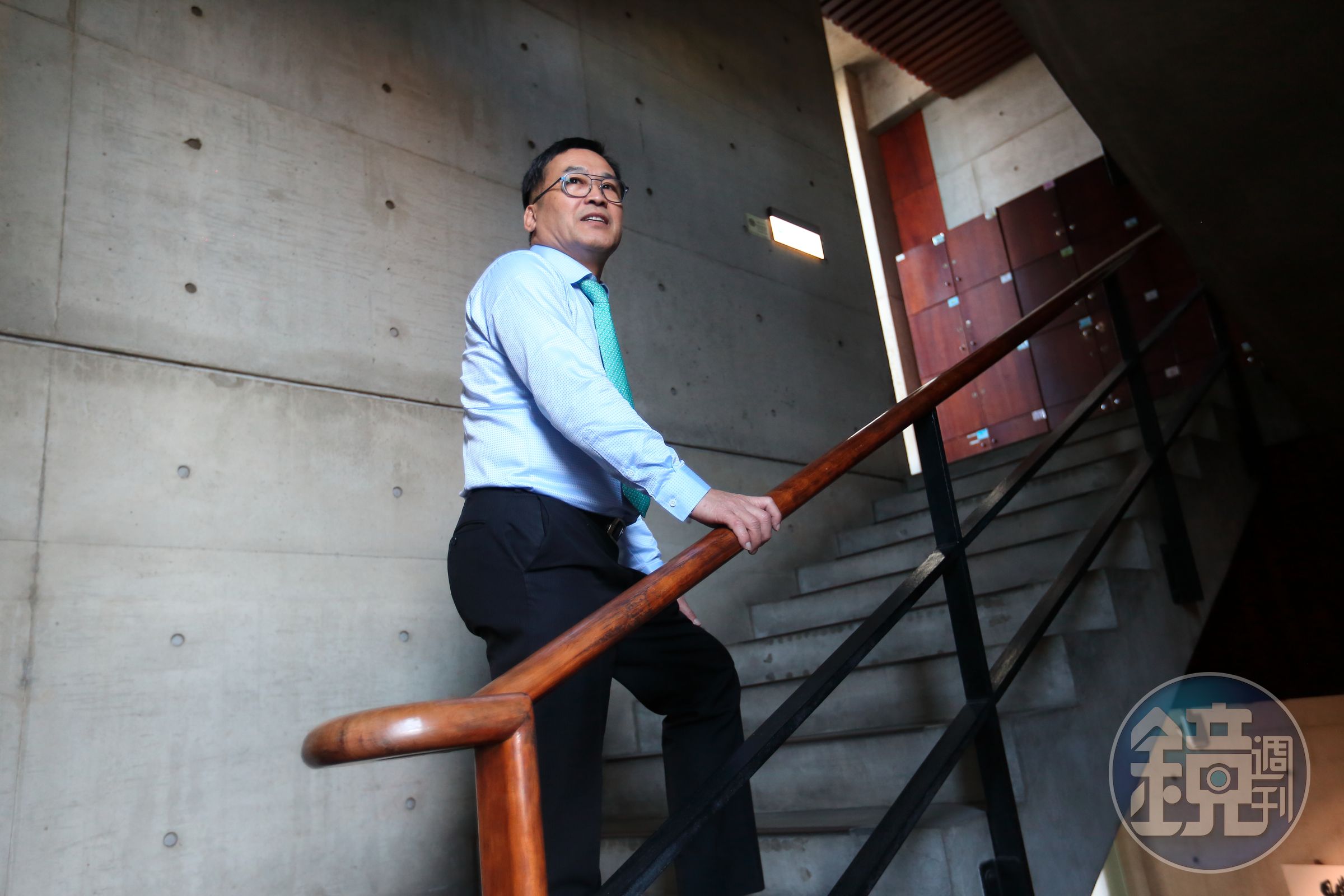 賴柄源很欣賞安藤忠雄的清水模建築，16年前就以清水模打造公司。