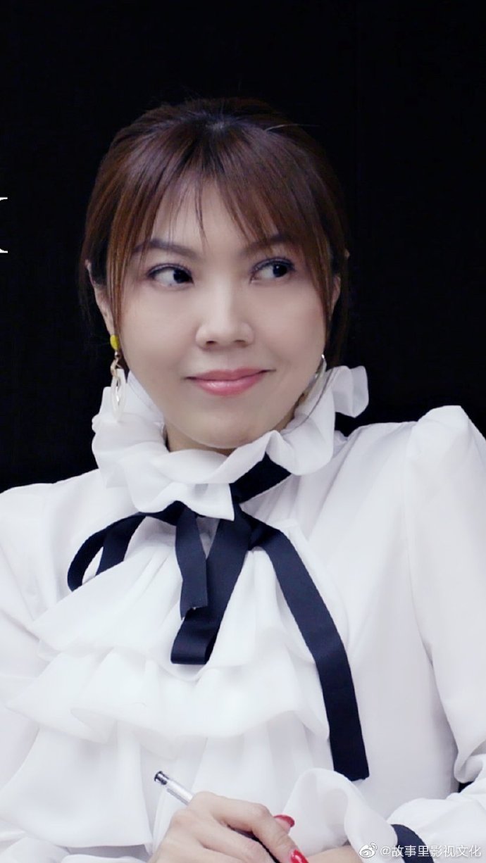 劉樂妍肚子痛到回台灣開刀住院。（翻攝自劉樂妍微博）