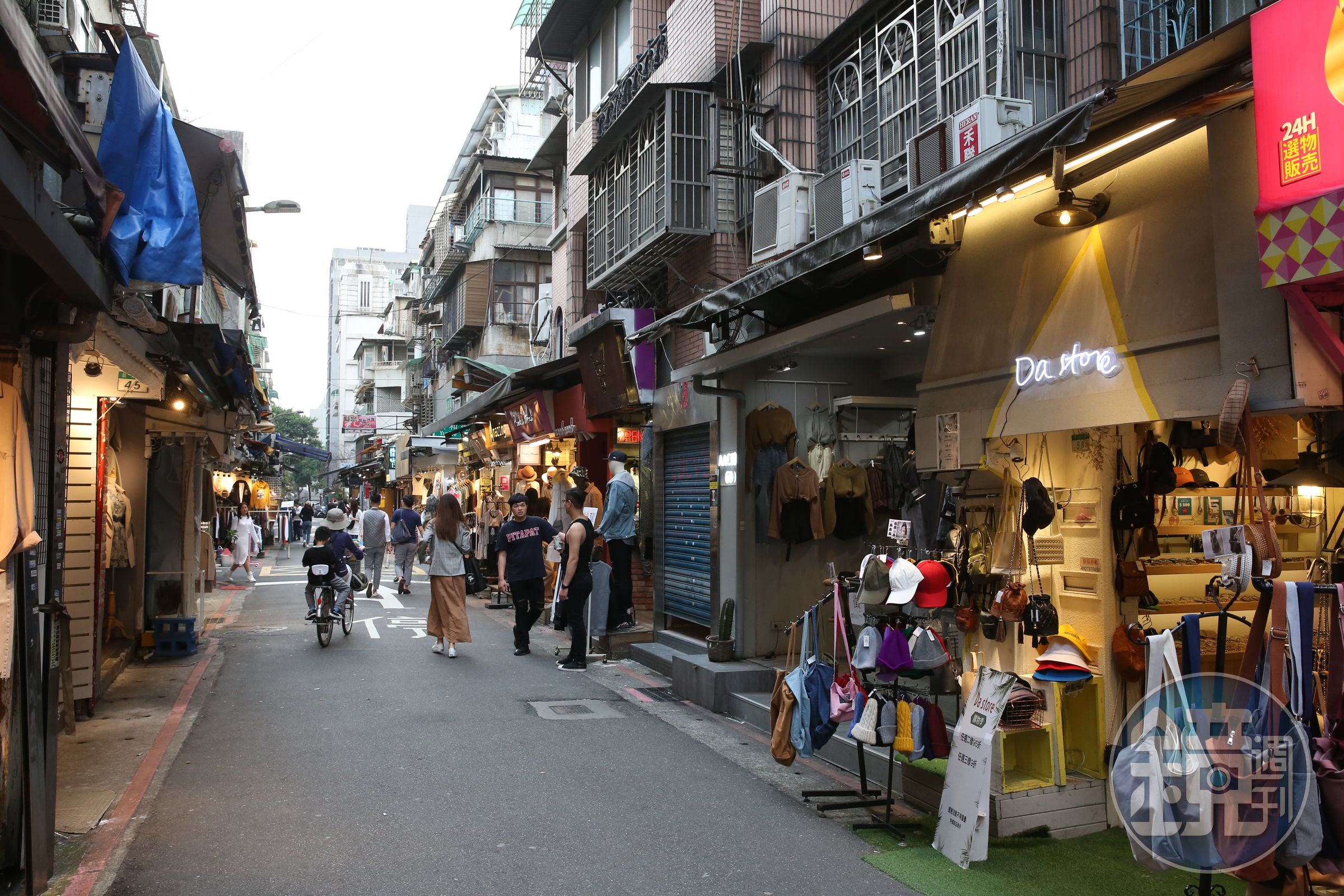 振興抵用券將隨住宿發放，包含夜市、商圈、餐廳與藝文活動等4領域各200元。圖為示意圖，當事人與商家與本新聞無關。