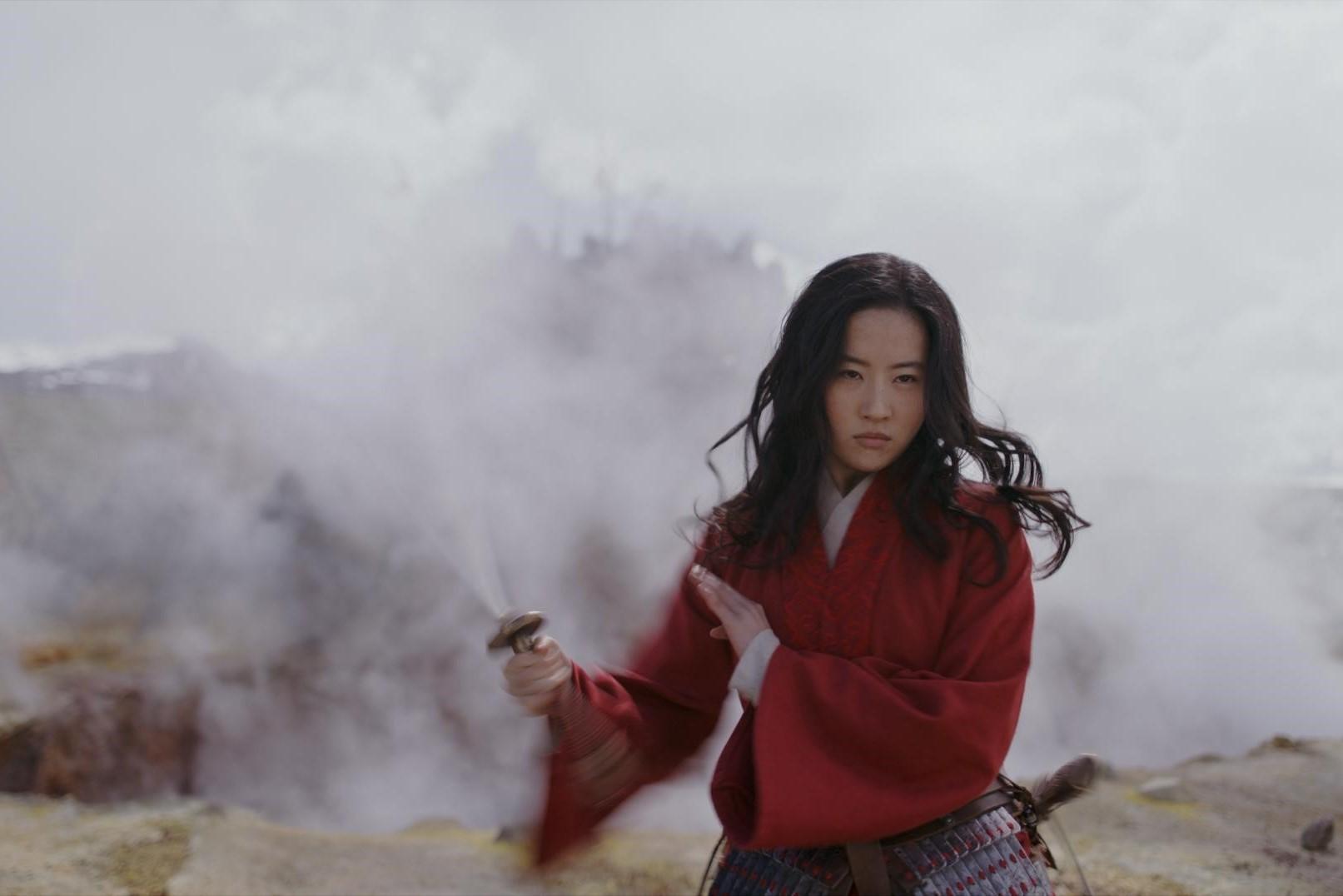 《花木蘭》由劉亦菲擔綱,是片商砸2億美元拍攝為中國市場量身打造的電影。(迪士尼提供)