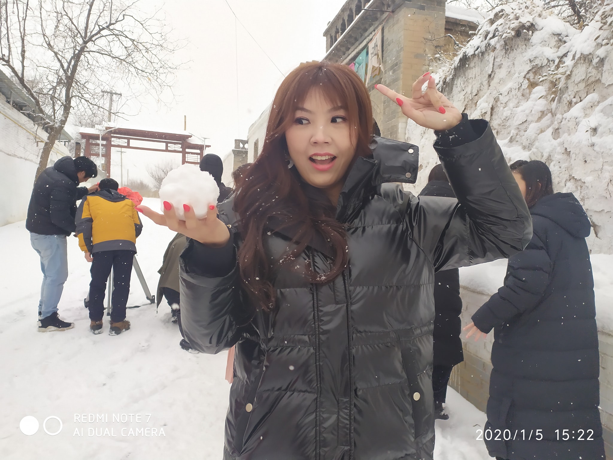 劉樂妍近日被傳出因接觸新冠肺炎確診者而入住加護病房，對此她火速發文澄清，表示自己只是肚子痛。（翻攝臉書）