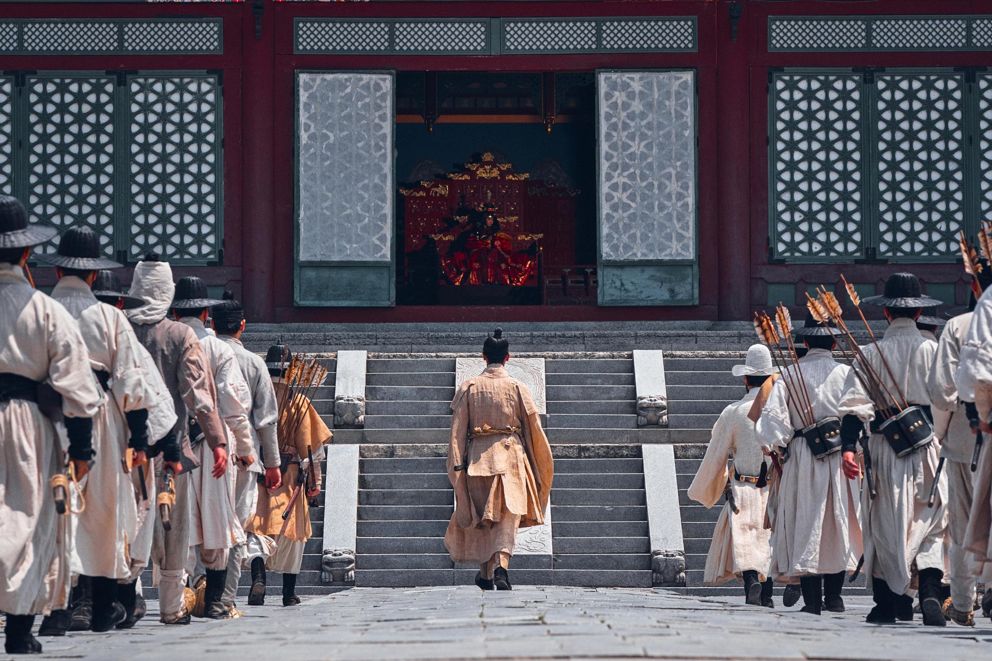 《李屍朝鮮》第二季將在3月13日(五)下午4點於190個國家上線。(Netflix提供)