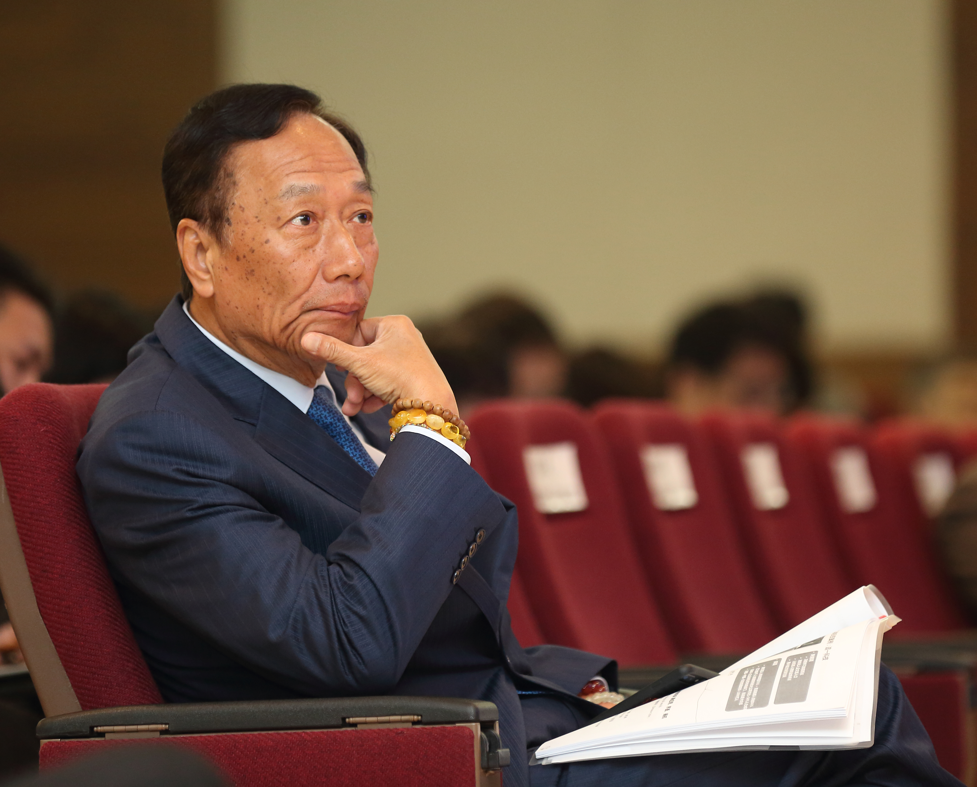 鴻海創辦人郭台銘對於此次疫情反而不憂心中國復工，他最擔心的是市場，若消費者不消費，對整個經濟復甦力道衝擊會很大。 