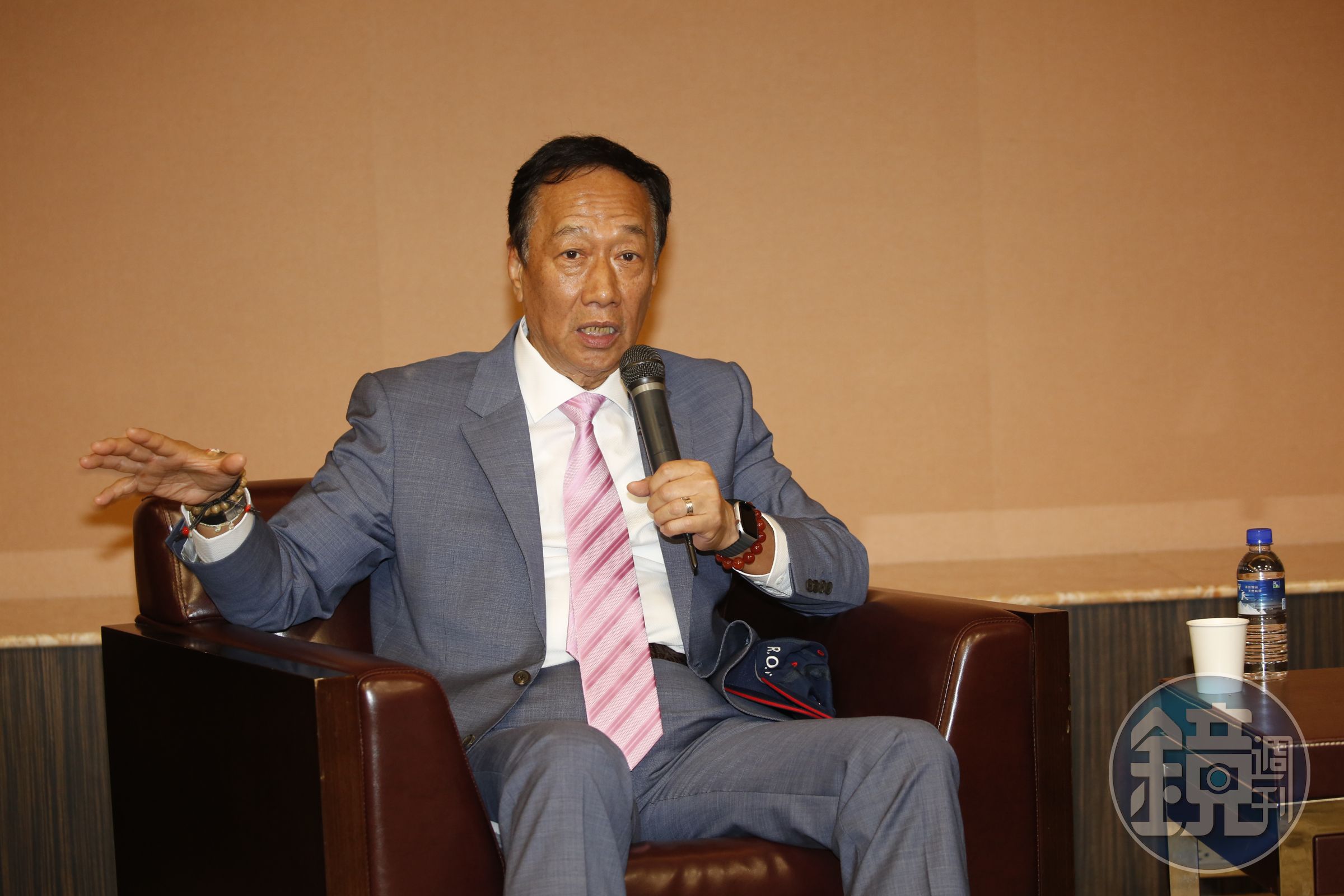 鴻海創辦人郭台銘稱讚台灣防疫做得很好，也批評WHO、WTO和聯合國都沒有發揮功能。