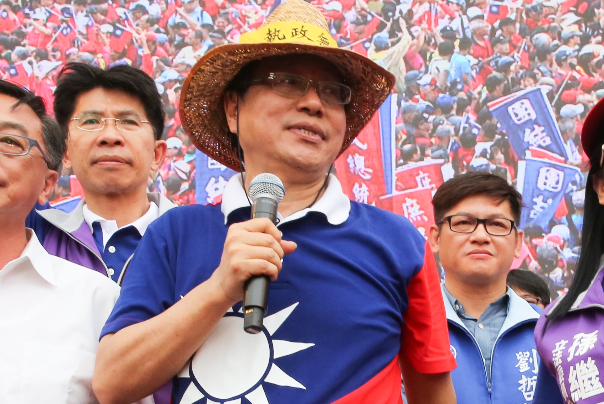 李來希在臉書不斷批評口罩實名制2.0，認為政府政策只重文宣花絮搞網路。（資料照）