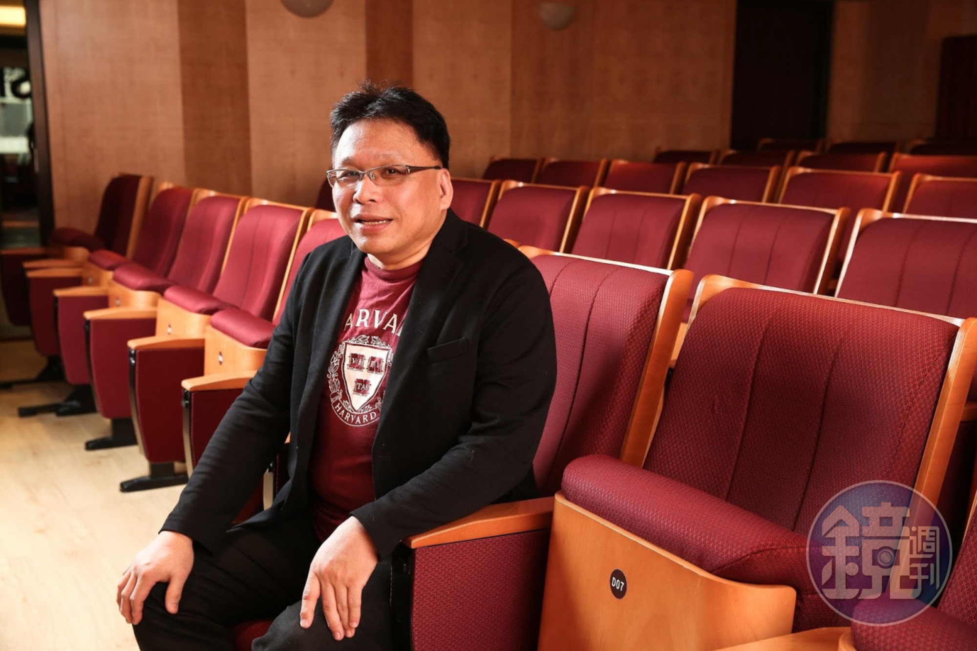 資深詞曲作者、音樂製作人彭季康,鼓勵消費者買歌取代租歌,以支持喜歡的歌手和創作人。