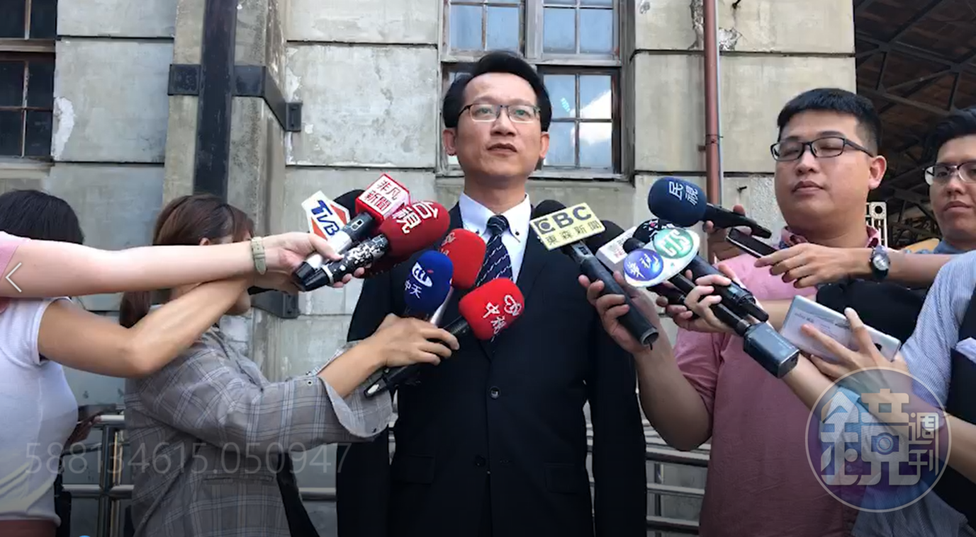 國際科日前出包,經媒體曝光後科長甘炎民才出面坦承疏失。
