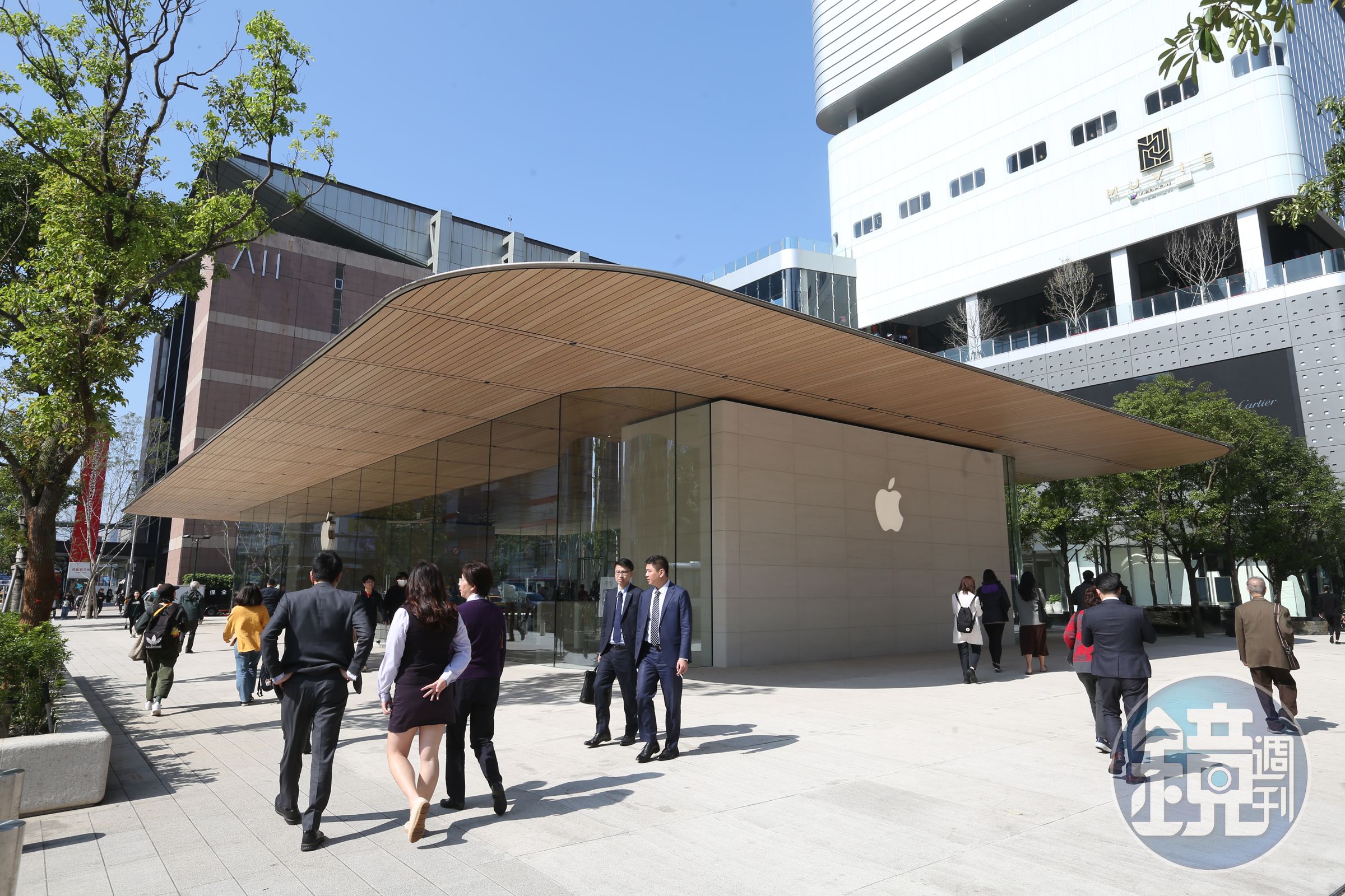肺炎疫情爆發後，中、港、澳門都因疫情爆發而暫時關閉或縮短營業時間，只有台灣的兩家門市至今未受影響。