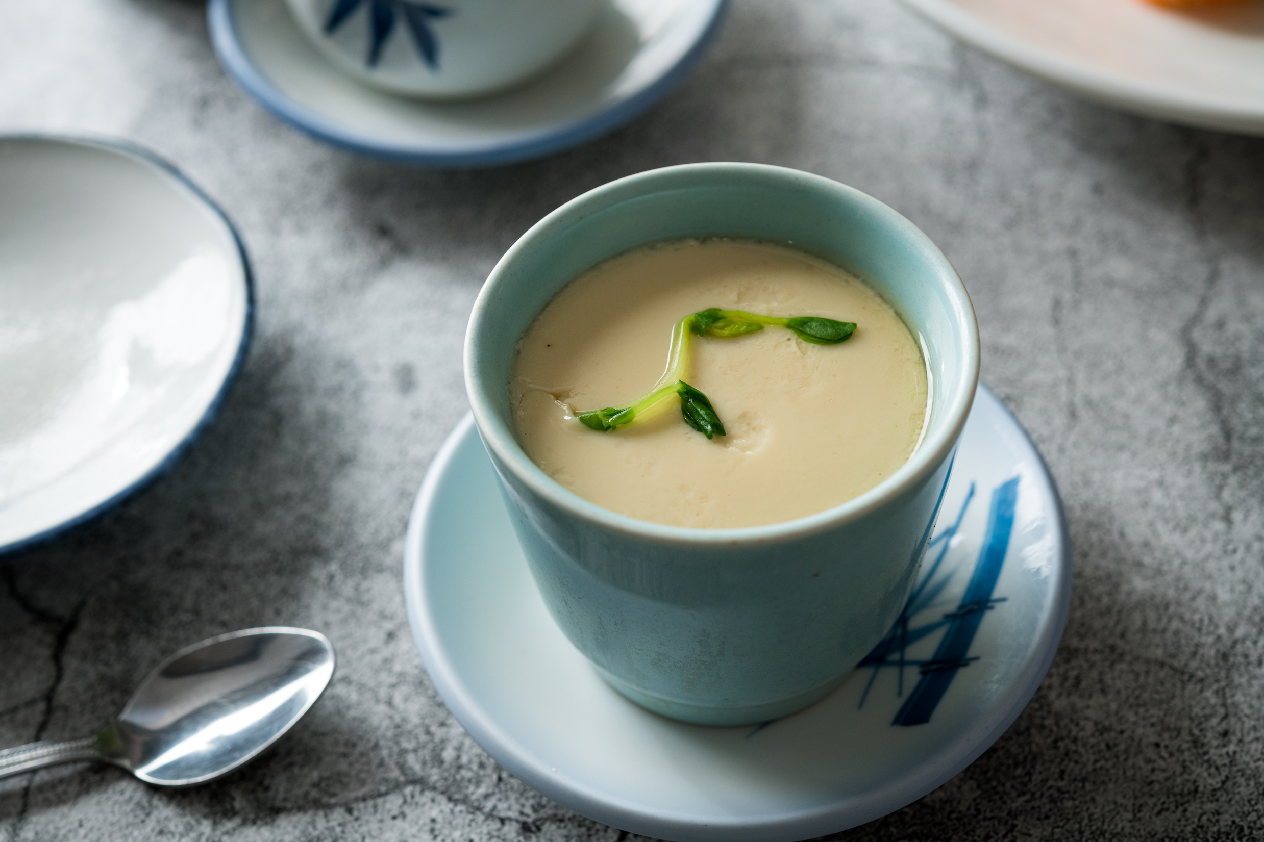 「茶碗蒸」滑嫩細緻。（50／份）