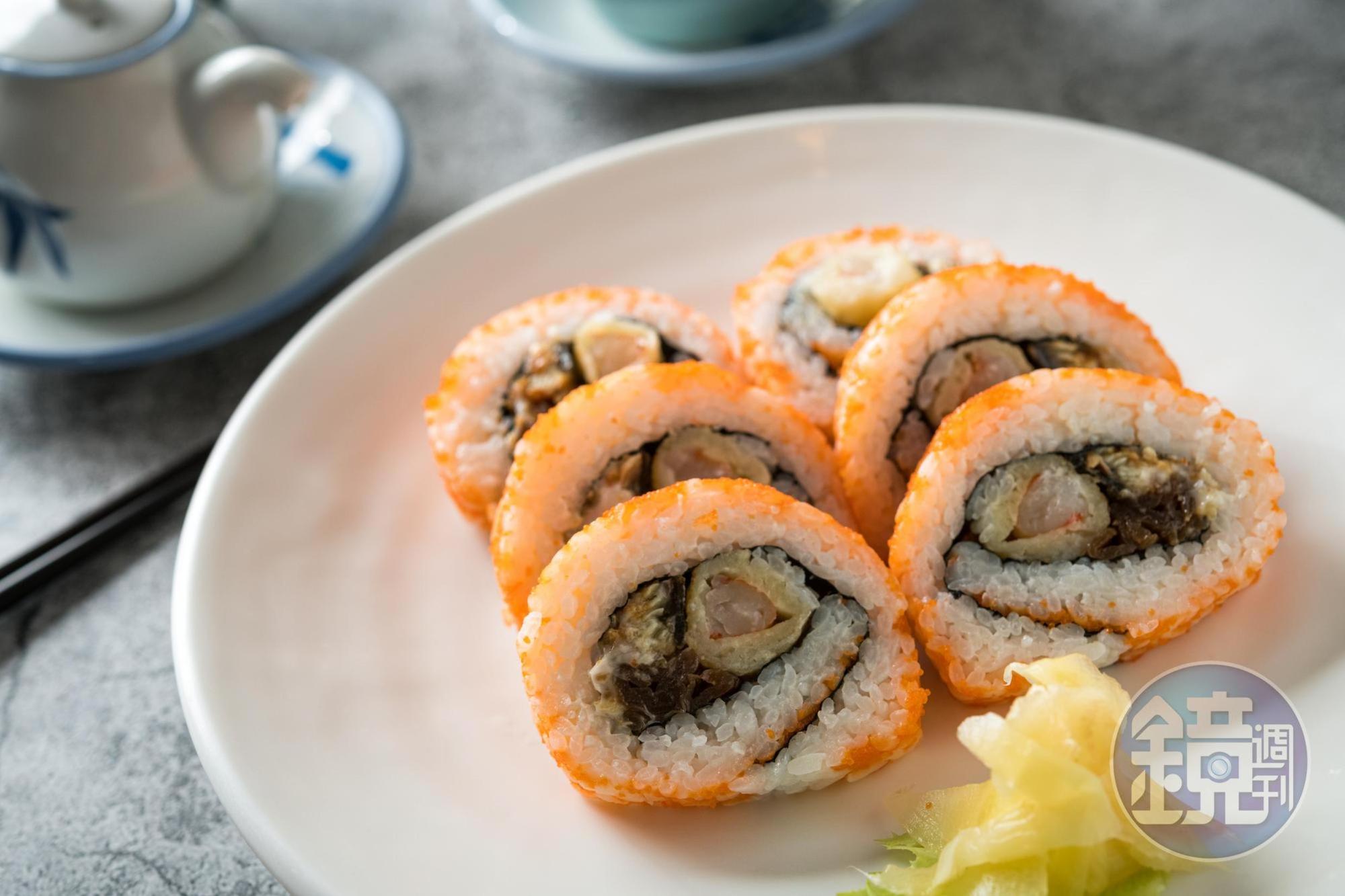 「花壽司」大方包入炸蝦與鰻魚,是店裡的人氣招牌。(140元/份)