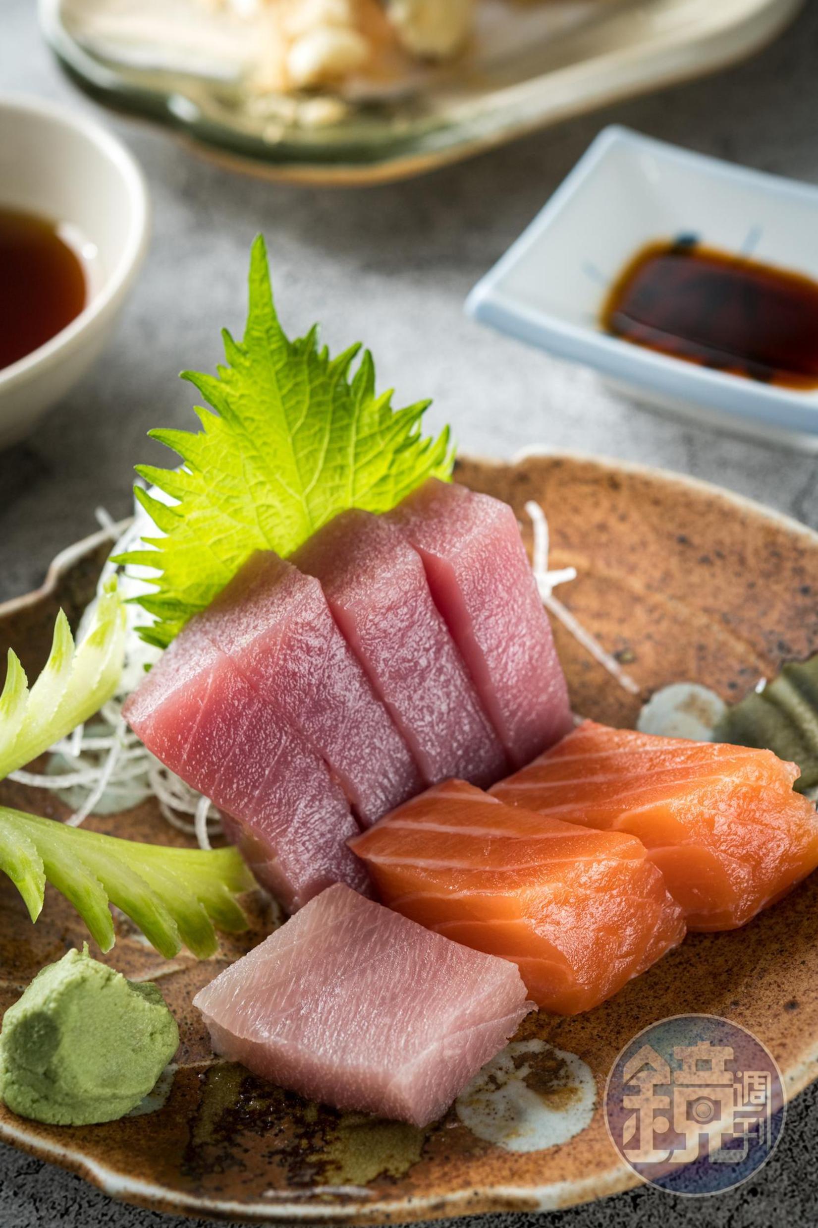 「綜合生魚片」由老闆切出當日最新鮮的魚貨。(280元/份)